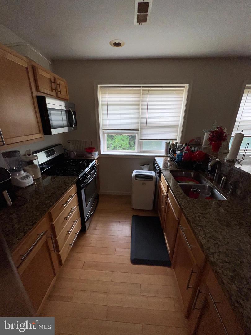 5037 CALL PL SE #201, WASHINGTON, District Of Columbia 20019, 2 Bedrooms Bedrooms, ,1 BathroomBathrooms,Residential,For sale,5037 CALL PL SE #201,DCDC2196300 MLS # DCDC2196300