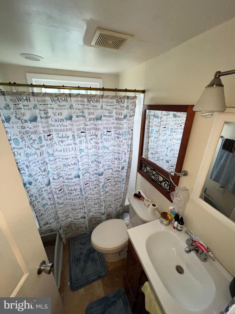 5037 CALL PL SE #201, WASHINGTON, District Of Columbia 20019, 2 Bedrooms Bedrooms, ,1 BathroomBathrooms,Residential,For sale,5037 CALL PL SE #201,DCDC2196300 MLS # DCDC2196300