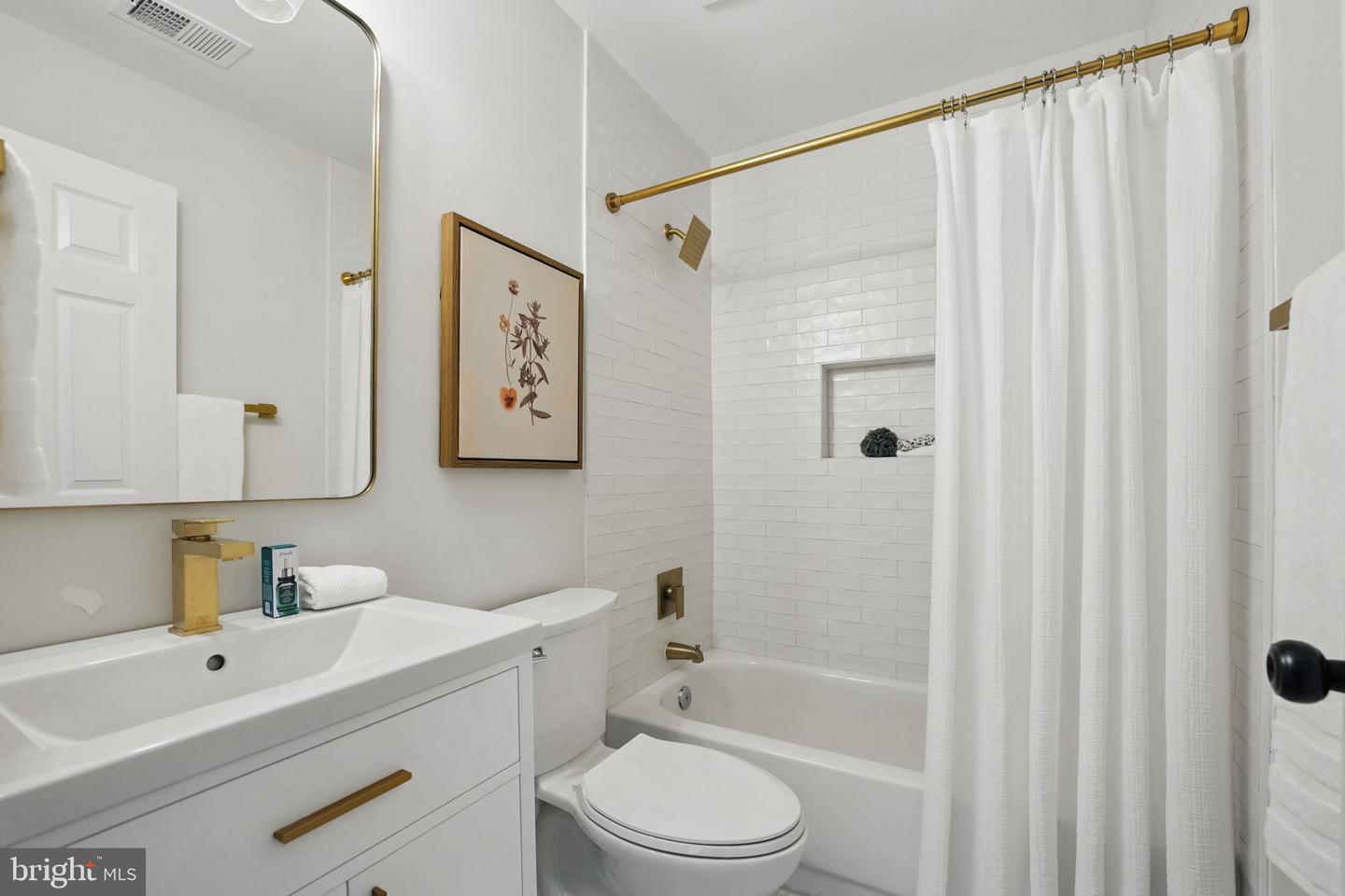 2686 HILLSMAN ST, FALLS CHURCH, Virginia 22043, 4 Bedrooms Bedrooms, ,4 BathroomsBathrooms,Residential,For sale,2686 HILLSMAN ST,VAFX2235668 MLS # VAFX2235668