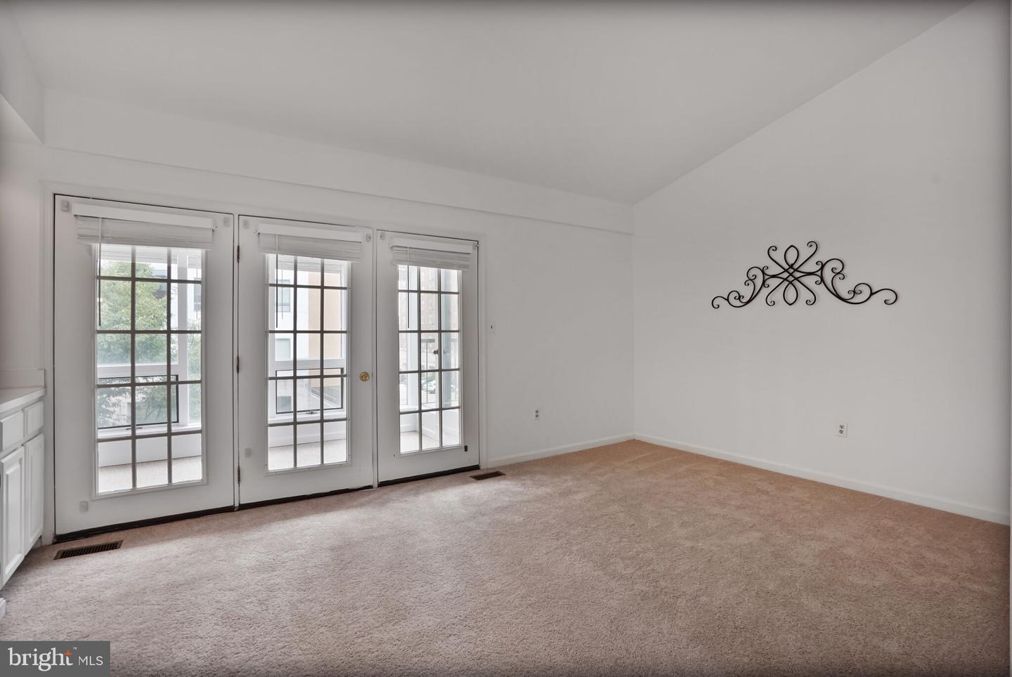 4223 N CARLIN SPRINGS RD, ARLINGTON, Virginia 22203, 2 Bedrooms Bedrooms, ,2 BathroomsBathrooms,Residential,For sale,4223 N CARLIN SPRINGS RD,VAAR2056466 MLS # VAAR2056466