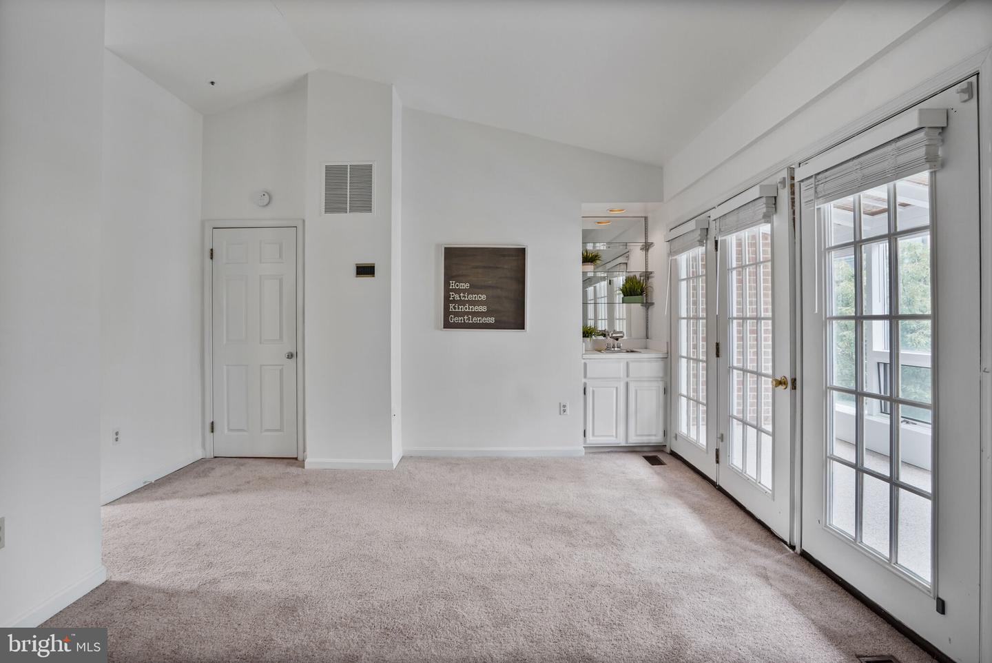 4223 N CARLIN SPRINGS RD, ARLINGTON, Virginia 22203, 2 Bedrooms Bedrooms, ,2 BathroomsBathrooms,Residential,For sale,4223 N CARLIN SPRINGS RD,VAAR2056466 MLS # VAAR2056466