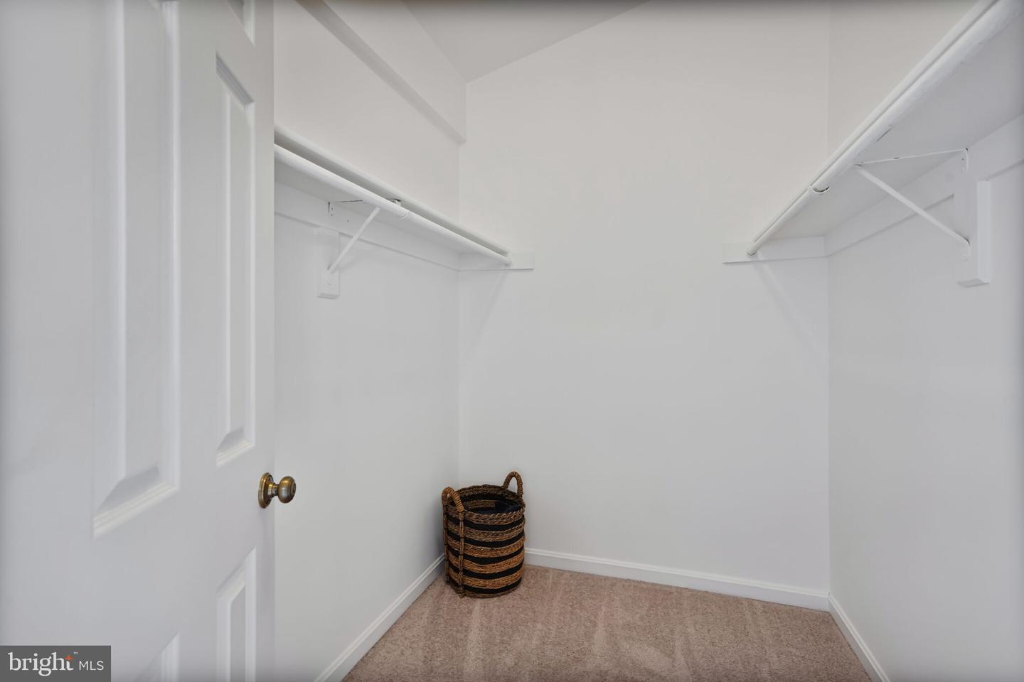 4223 N CARLIN SPRINGS RD, ARLINGTON, Virginia 22203, 2 Bedrooms Bedrooms, ,2 BathroomsBathrooms,Residential,For sale,4223 N CARLIN SPRINGS RD,VAAR2056466 MLS # VAAR2056466