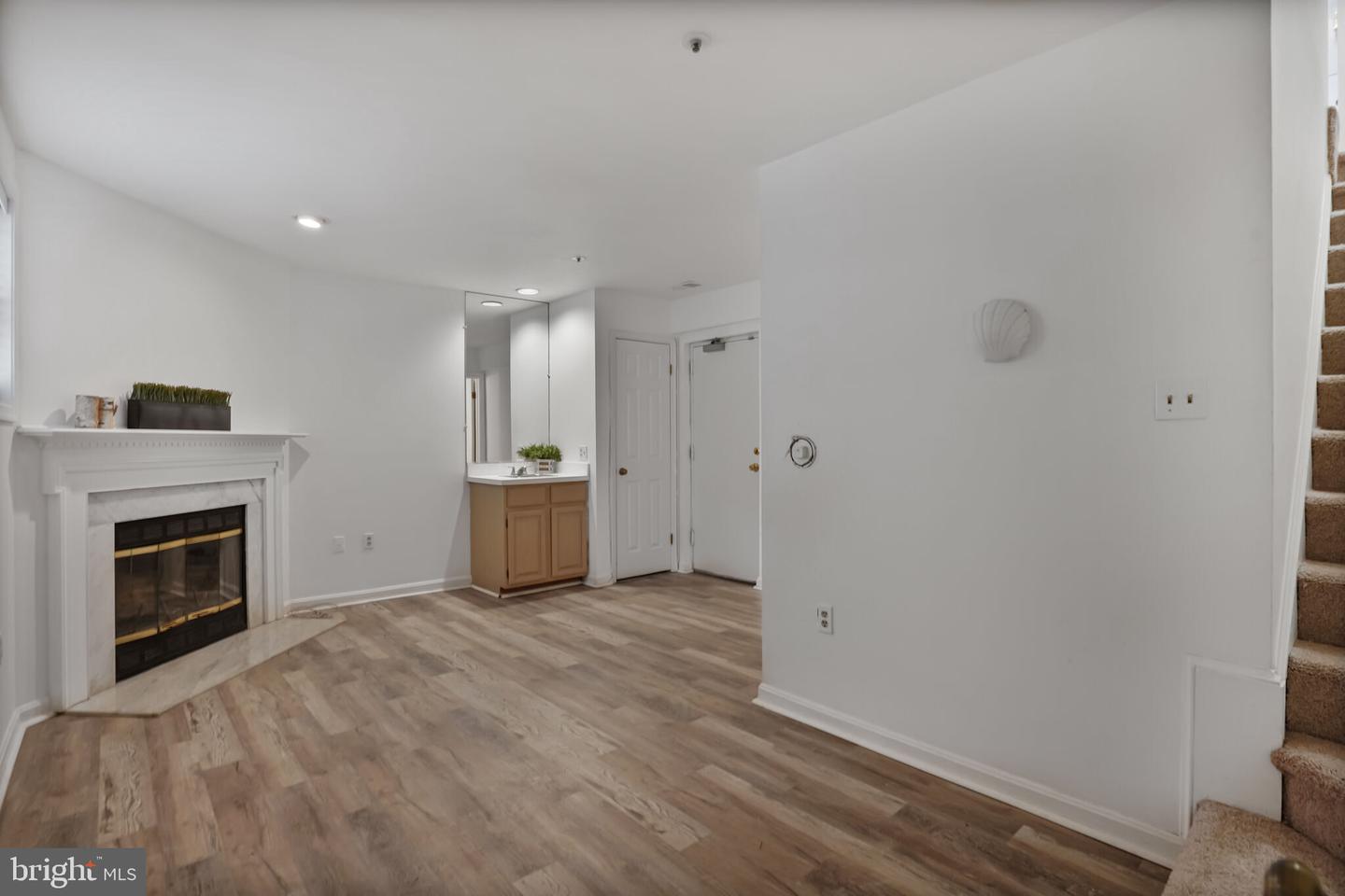 4223 N CARLIN SPRINGS RD, ARLINGTON, Virginia 22203, 2 Bedrooms Bedrooms, ,2 BathroomsBathrooms,Residential,For sale,4223 N CARLIN SPRINGS RD,VAAR2056466 MLS # VAAR2056466