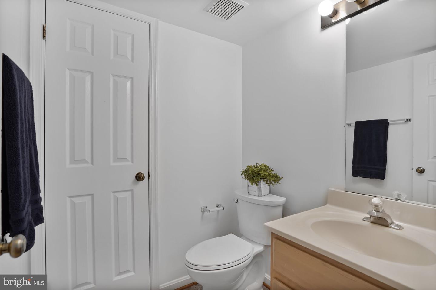 4223 N CARLIN SPRINGS RD, ARLINGTON, Virginia 22203, 2 Bedrooms Bedrooms, ,2 BathroomsBathrooms,Residential,For sale,4223 N CARLIN SPRINGS RD,VAAR2056466 MLS # VAAR2056466
