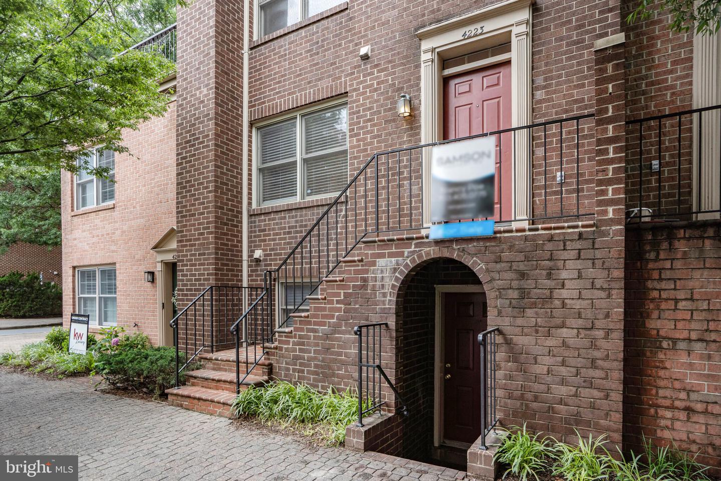 4223 N CARLIN SPRINGS RD, ARLINGTON, Virginia 22203, 2 Bedrooms Bedrooms, ,2 BathroomsBathrooms,Residential,For sale,4223 N CARLIN SPRINGS RD,VAAR2056466 MLS # VAAR2056466