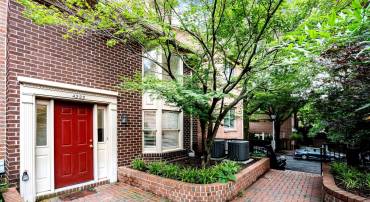 4223 N CARLIN SPRINGS RD, ARLINGTON, Virginia 22203, 2 Bedrooms Bedrooms, ,2 BathroomsBathrooms,Residential,For sale,4223 N CARLIN SPRINGS RD,VAAR2056466 MLS # VAAR2056466