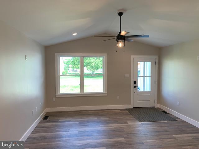274 ROYAL AVE, STRASBURG, Virginia 22657, 3 Bedrooms Bedrooms, ,2 BathroomsBathrooms,Residential,For sale,274 ROYAL AVE,VASH2011334 MLS # VASH2011334