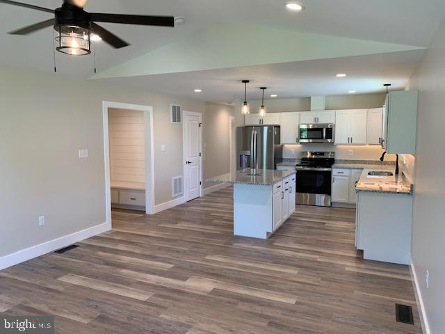 274 ROYAL AVE, STRASBURG, Virginia 22657, 3 Bedrooms Bedrooms, ,2 BathroomsBathrooms,Residential,For sale,274 ROYAL AVE,VASH2011334 MLS # VASH2011334