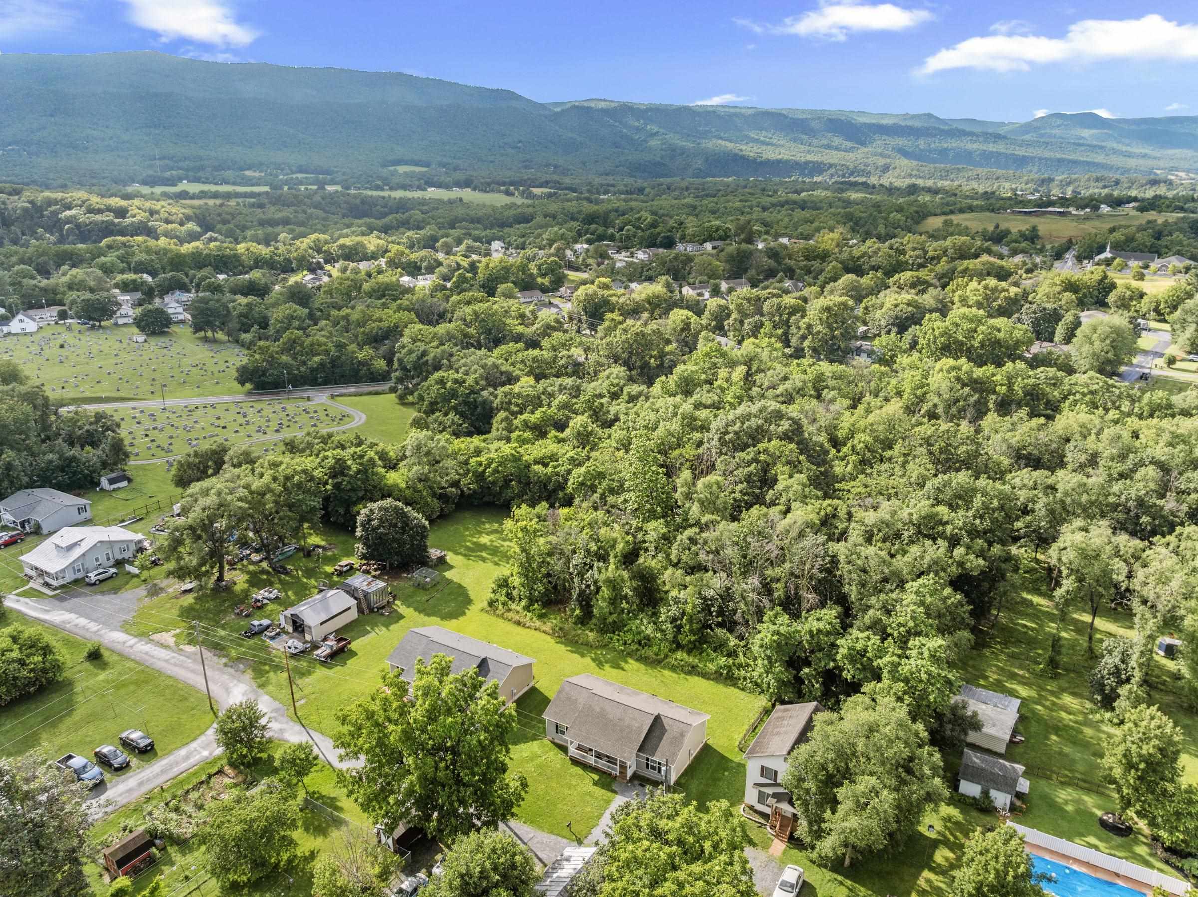 627 COVERSTONE LN, SHENANDOAH, Virginia 22849, 3 Bedrooms Bedrooms, ,2 BathroomsBathrooms,Residential,627 COVERSTONE LN,666017 MLS # 666017