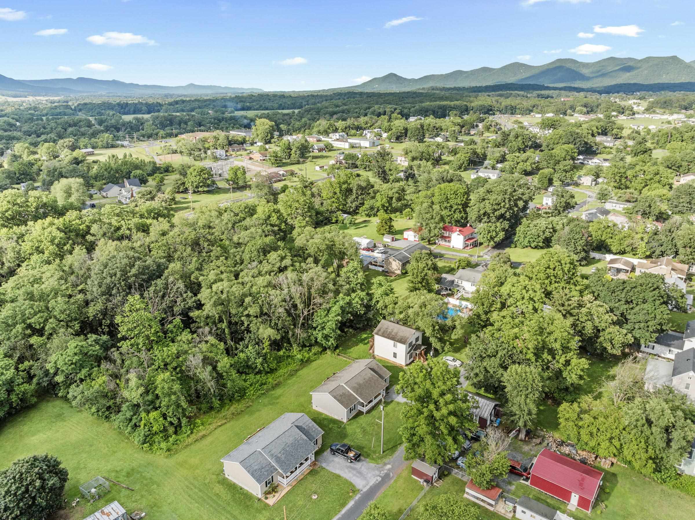 627 COVERSTONE LN, SHENANDOAH, Virginia 22849, 3 Bedrooms Bedrooms, ,2 BathroomsBathrooms,Residential,627 COVERSTONE LN,666017 MLS # 666017