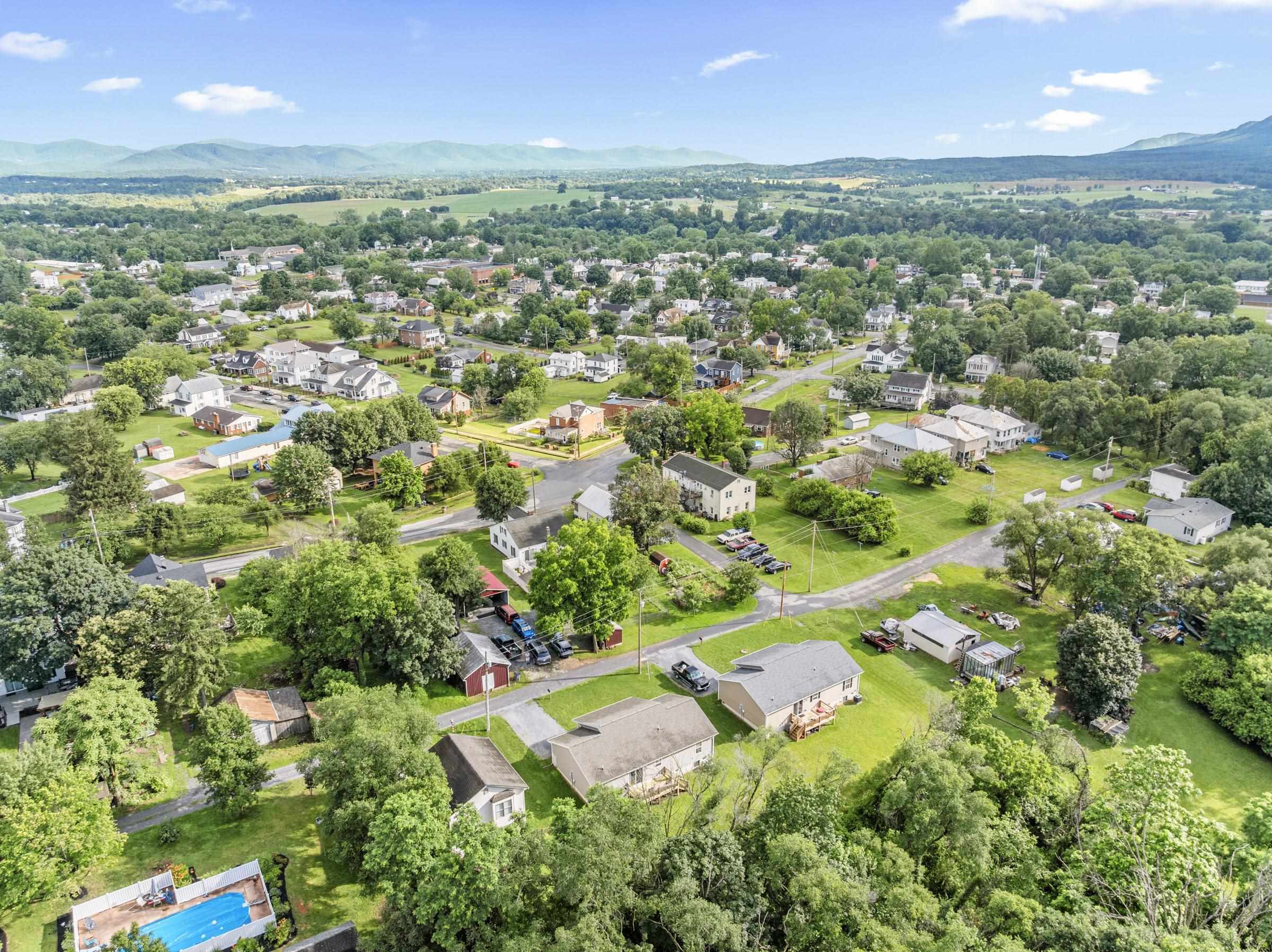 627 COVERSTONE LN, SHENANDOAH, Virginia 22849, 3 Bedrooms Bedrooms, ,2 BathroomsBathrooms,Residential,627 COVERSTONE LN,666017 MLS # 666017