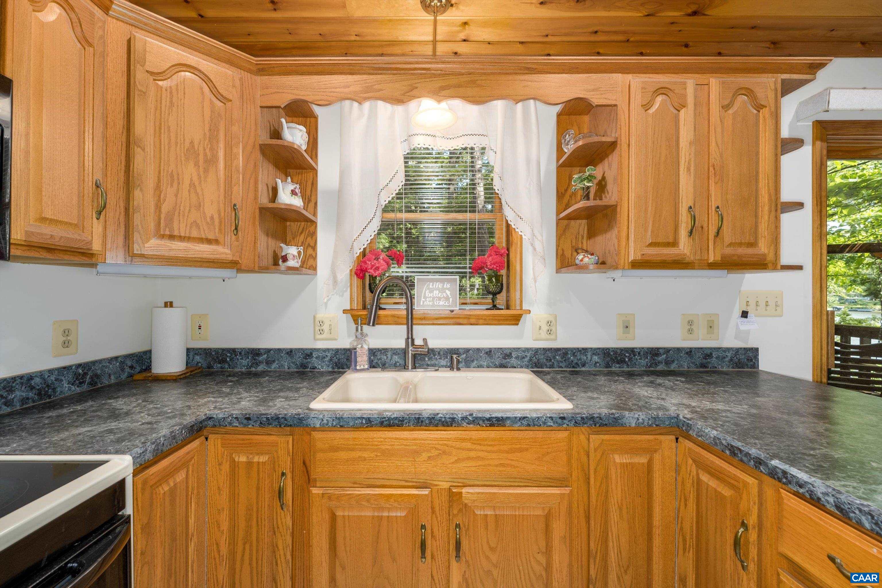 38 EDGEWATER DR, PALMYRA, Virginia 22963, 4 Bedrooms Bedrooms, ,3 BathroomsBathrooms,Residential,38 EDGEWATER DR,666018 MLS # 666018