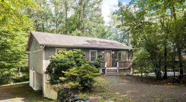 38 EDGEWATER DR, PALMYRA, Virginia 22963, 4 Bedrooms Bedrooms, ,3 BathroomsBathrooms,Residential,38 EDGEWATER DR,666018 MLS # 666018