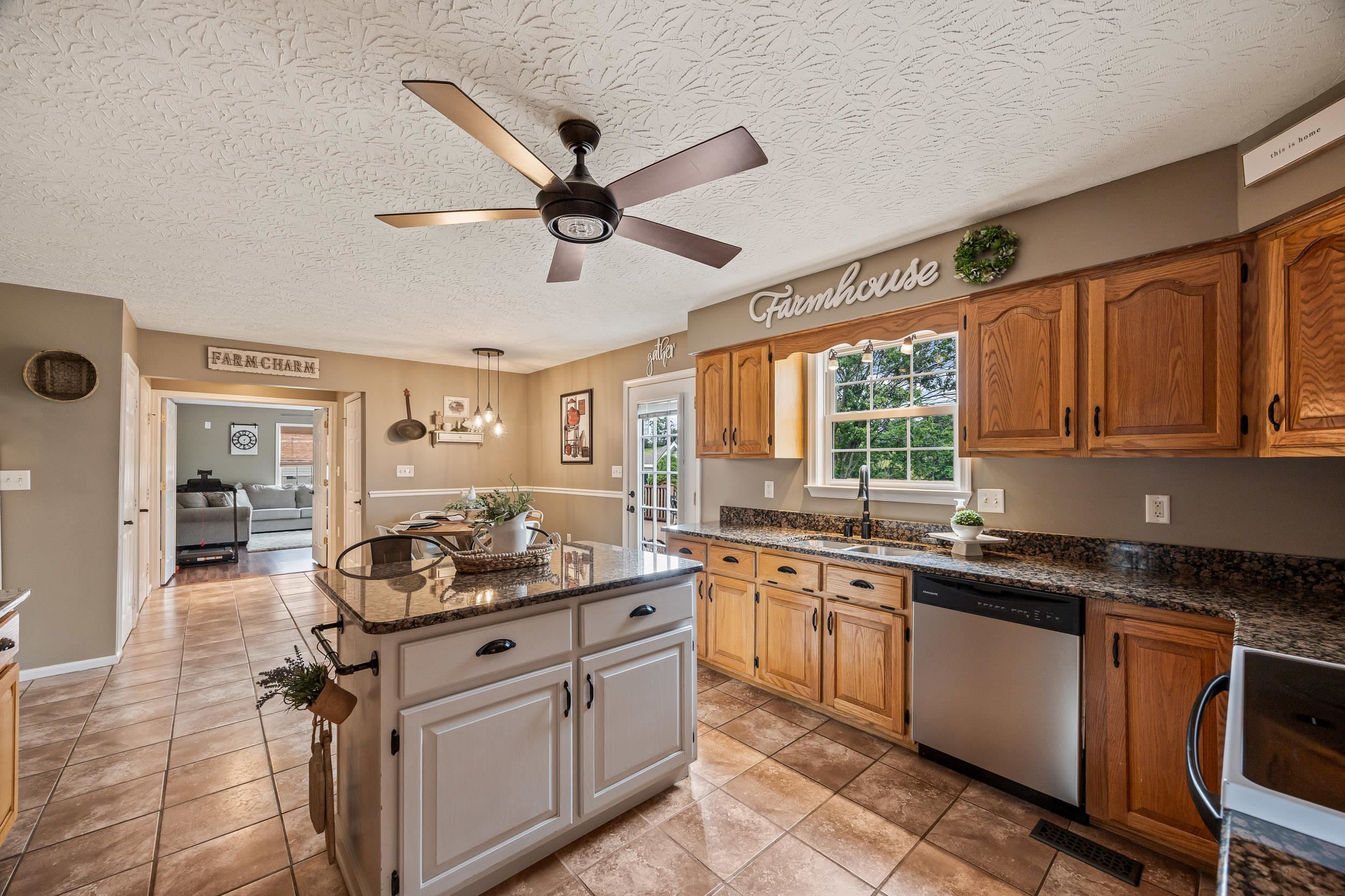 127 DEERFIELD ESTATES DR, STANLEY, Virginia 22851, 3 Bedrooms Bedrooms, ,2 BathroomsBathrooms,Residential,127 DEERFIELD ESTATES DR,666020 MLS # 666020