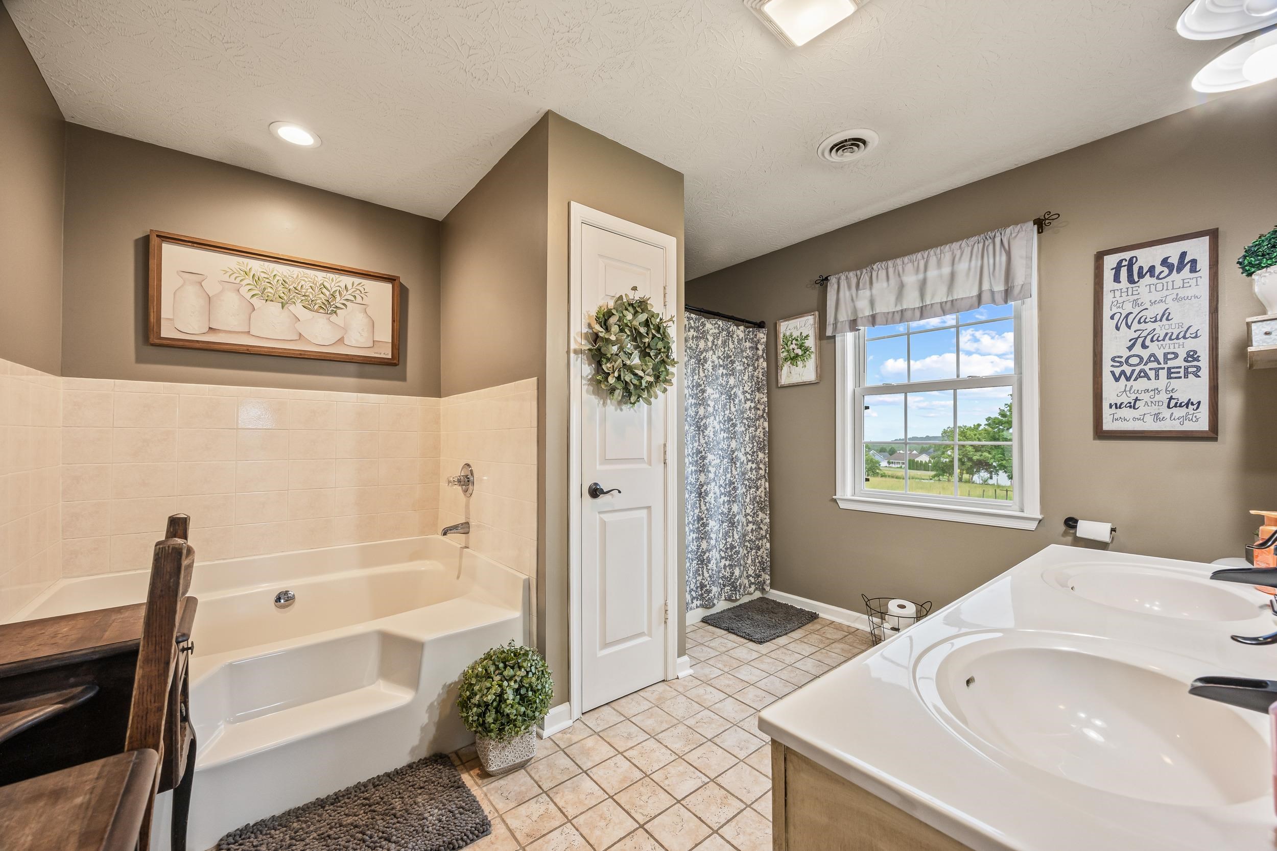 127 DEERFIELD ESTATES DR, STANLEY, Virginia 22851, 3 Bedrooms Bedrooms, ,2 BathroomsBathrooms,Residential,127 DEERFIELD ESTATES DR,666020 MLS # 666020
