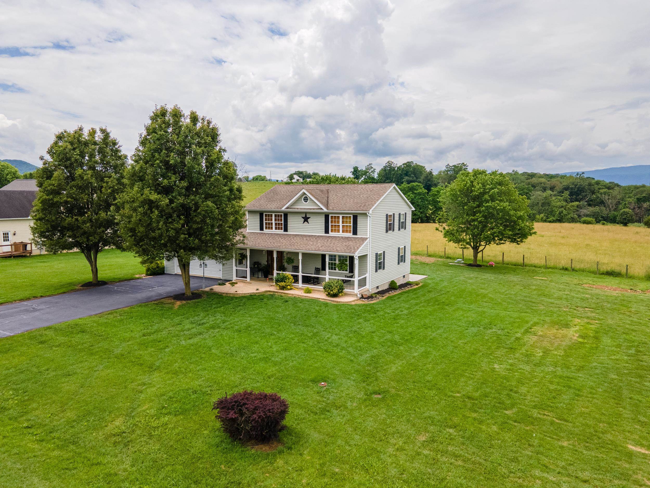127 DEERFIELD ESTATES DR, STANLEY, Virginia 22851, 3 Bedrooms Bedrooms, ,2 BathroomsBathrooms,Residential,127 DEERFIELD ESTATES DR,666020 MLS # 666020