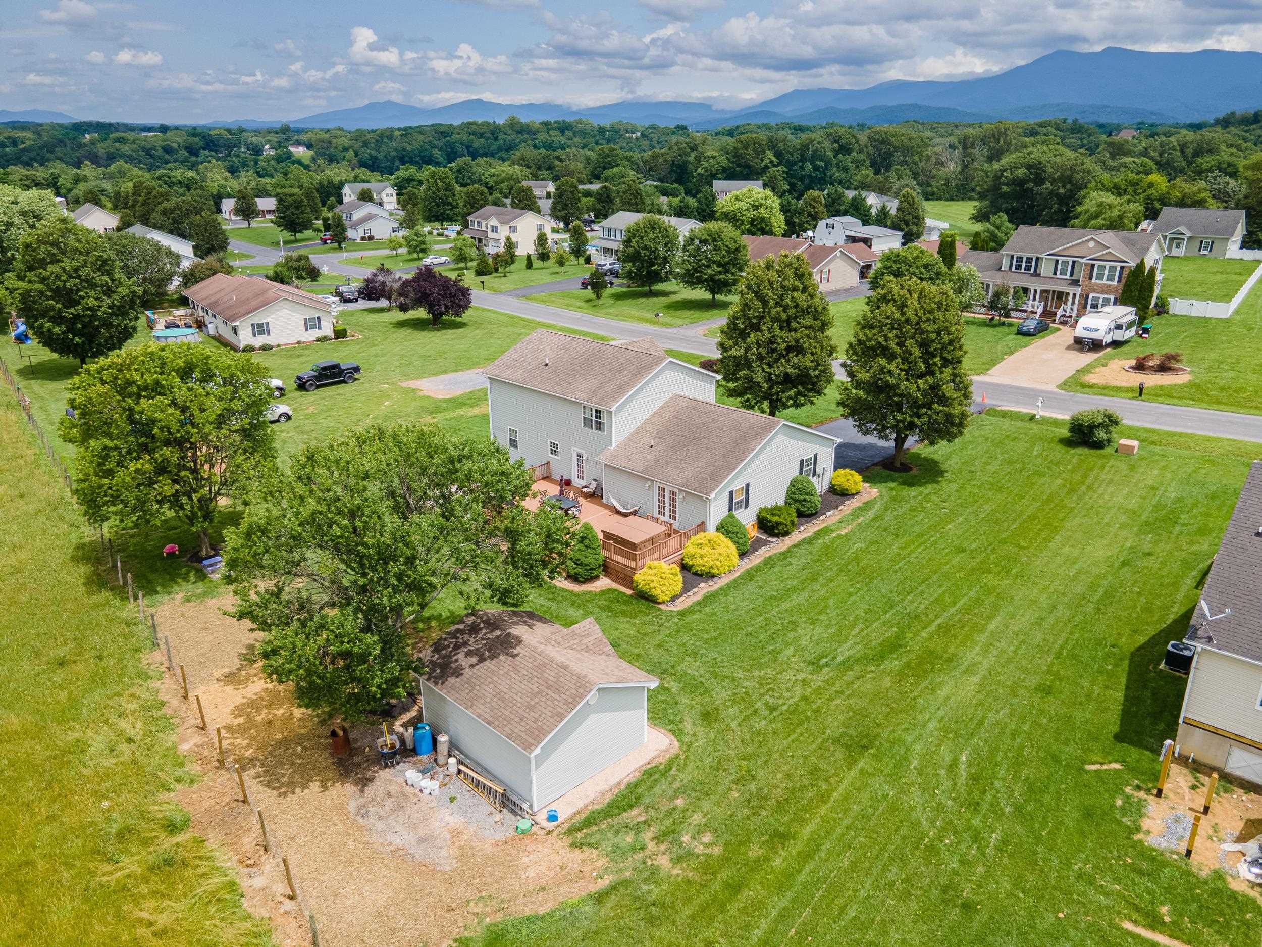 127 DEERFIELD ESTATES DR, STANLEY, Virginia 22851, 3 Bedrooms Bedrooms, ,2 BathroomsBathrooms,Residential,127 DEERFIELD ESTATES DR,666020 MLS # 666020