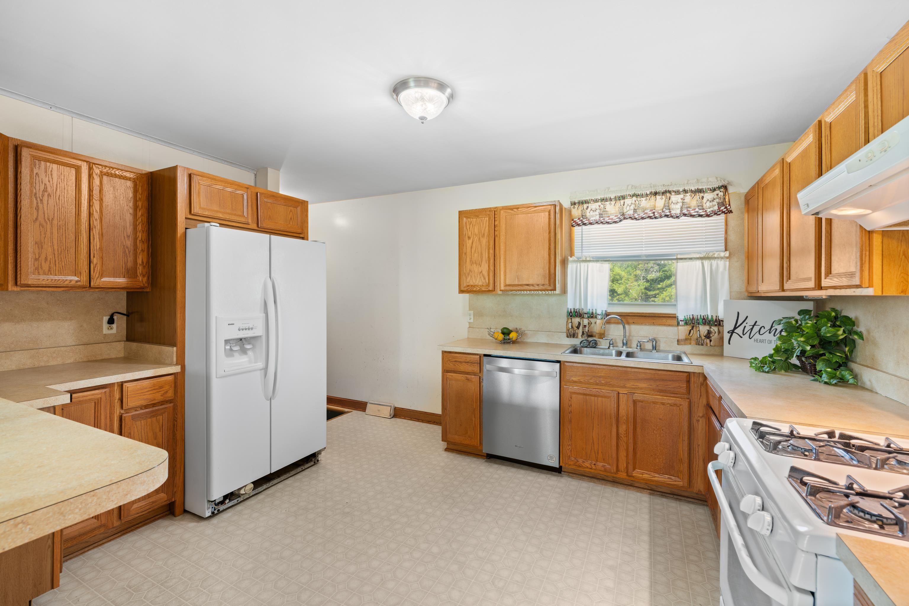 816 RUTHERFORD ST, STAUNTON, Virginia 24401, 3 Bedrooms Bedrooms, ,1 BathroomBathrooms,Residential,Blk 5 Lot 22 SEC 5,816 RUTHERFORD ST,666023 MLS # 666023