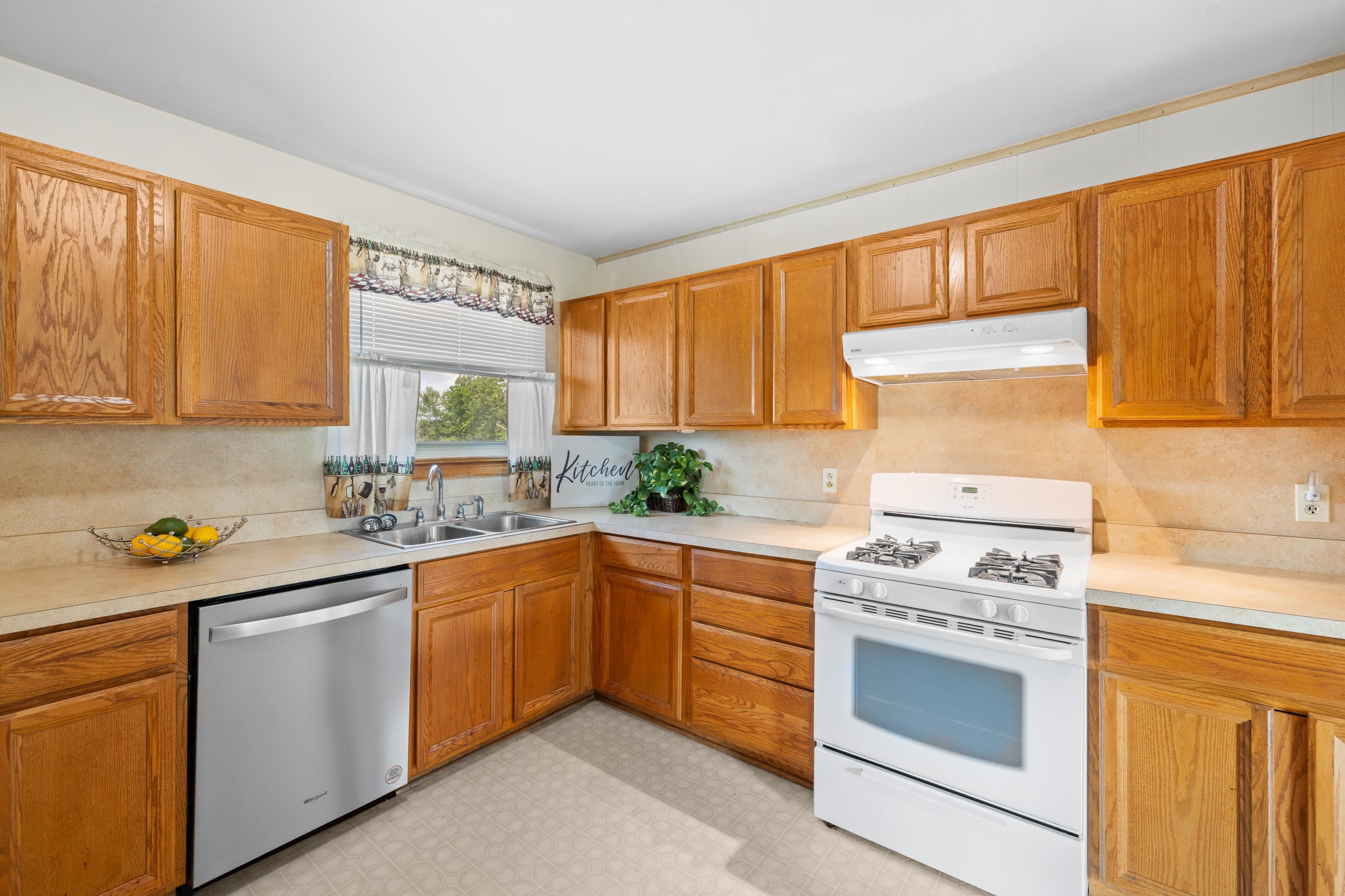 816 RUTHERFORD ST, STAUNTON, Virginia 24401, 3 Bedrooms Bedrooms, ,1 BathroomBathrooms,Residential,Blk 5 Lot 22 SEC 5,816 RUTHERFORD ST,666023 MLS # 666023