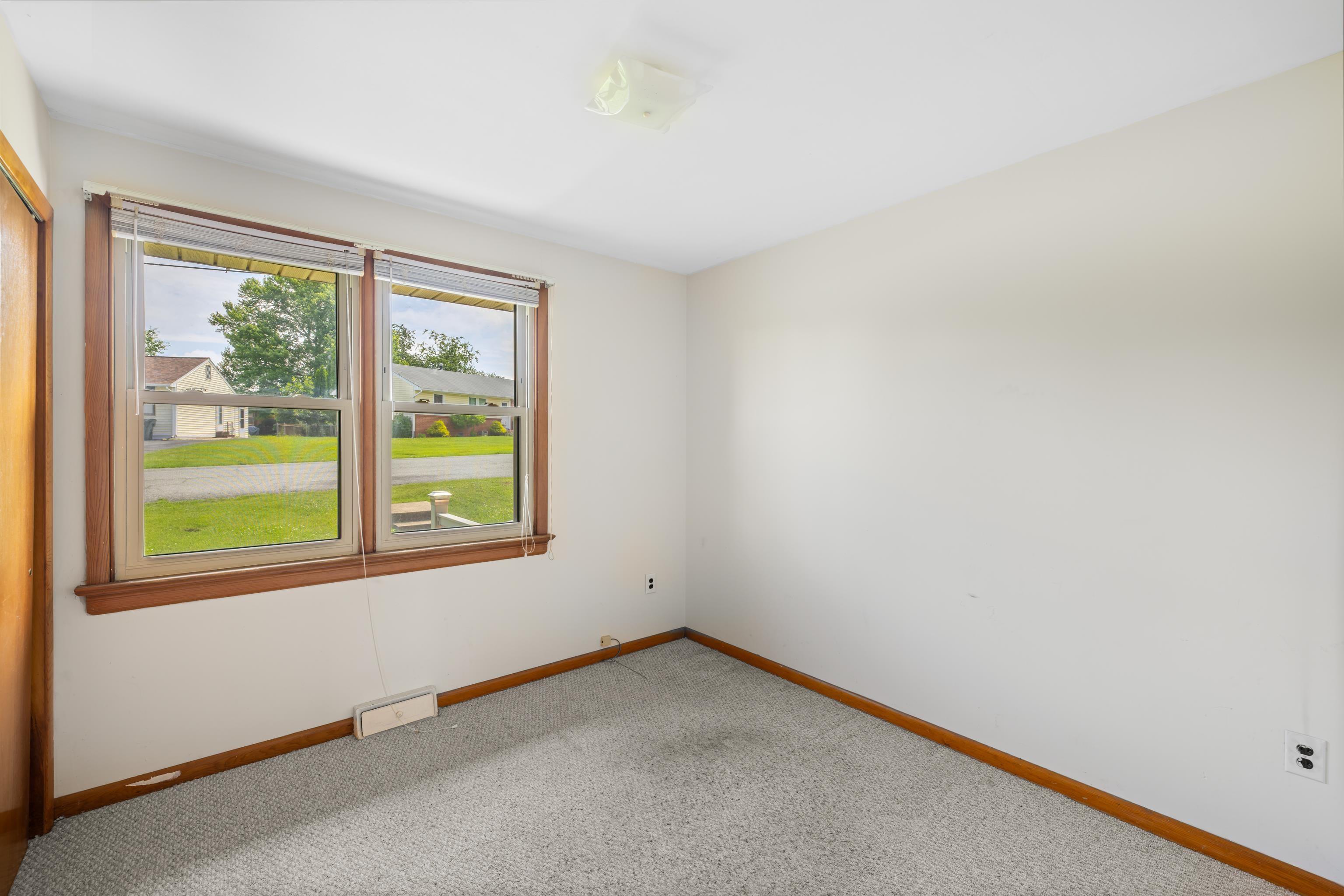 816 RUTHERFORD ST, STAUNTON, Virginia 24401, 3 Bedrooms Bedrooms, ,1 BathroomBathrooms,Residential,Blk 5 Lot 22 SEC 5,816 RUTHERFORD ST,666023 MLS # 666023