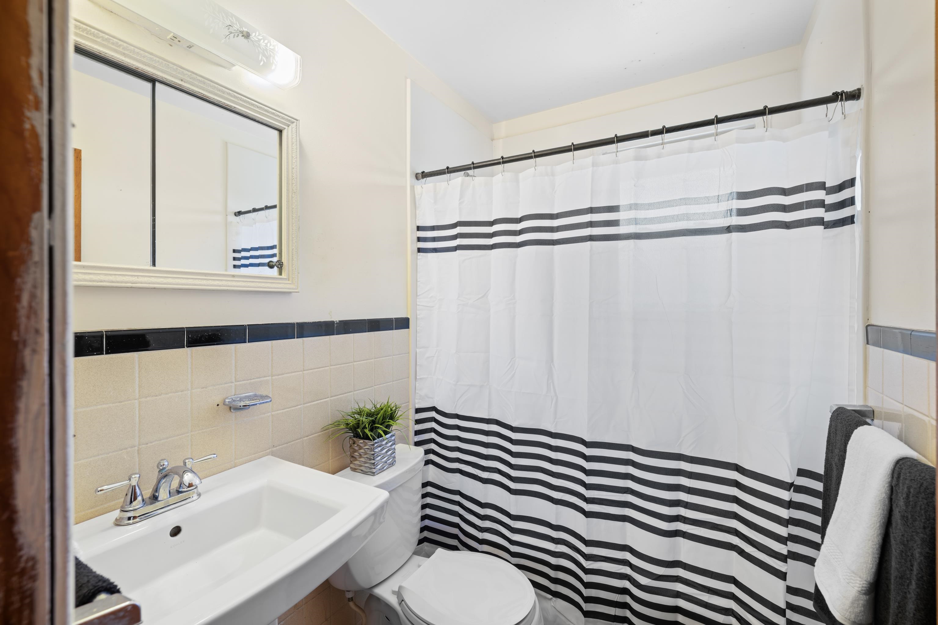 816 RUTHERFORD ST, STAUNTON, Virginia 24401, 3 Bedrooms Bedrooms, ,1 BathroomBathrooms,Residential,Blk 5 Lot 22 SEC 5,816 RUTHERFORD ST,666023 MLS # 666023