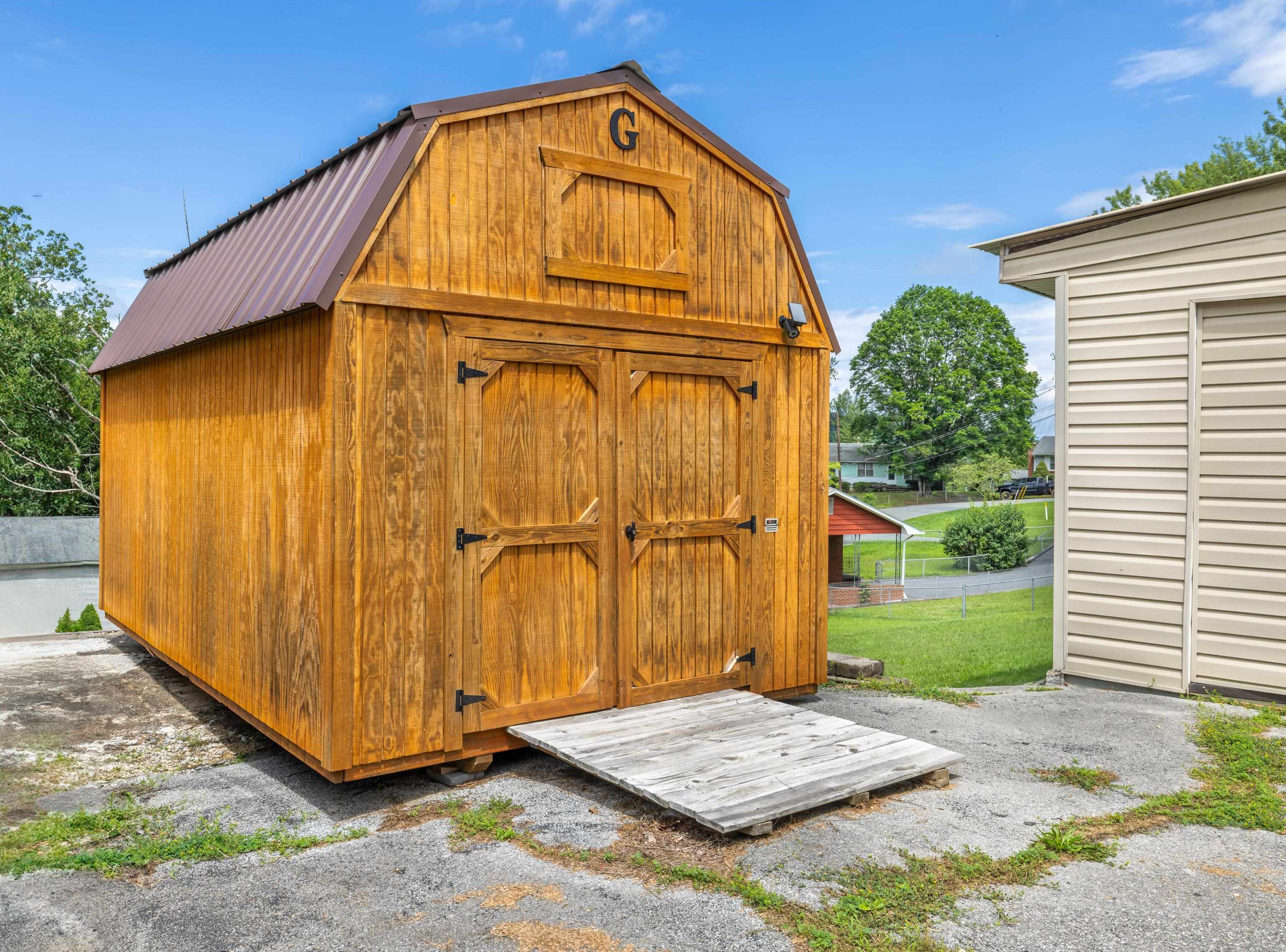 816 RUTHERFORD ST, STAUNTON, Virginia 24401, 3 Bedrooms Bedrooms, ,1 BathroomBathrooms,Residential,Blk 5 Lot 22 SEC 5,816 RUTHERFORD ST,666023 MLS # 666023