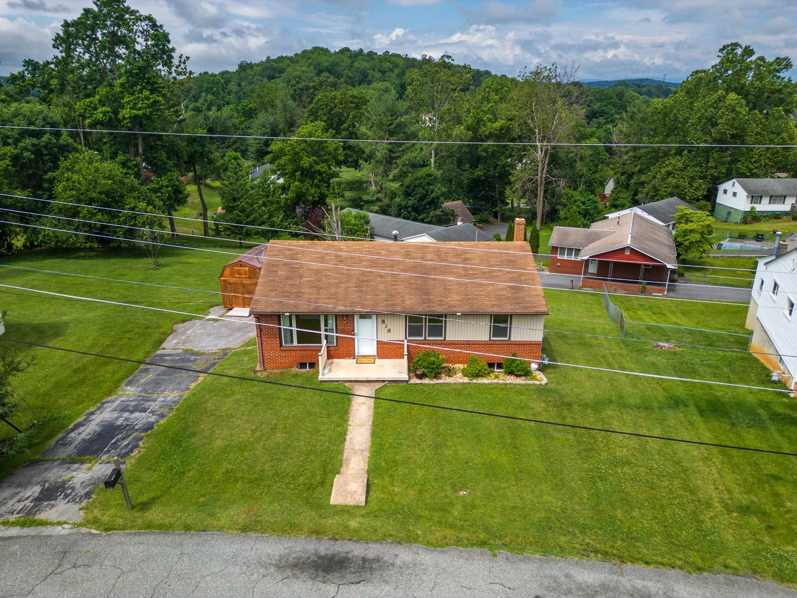 816 RUTHERFORD ST, STAUNTON, Virginia 24401, 3 Bedrooms Bedrooms, ,1 BathroomBathrooms,Residential,Blk 5 Lot 22 SEC 5,816 RUTHERFORD ST,666023 MLS # 666023