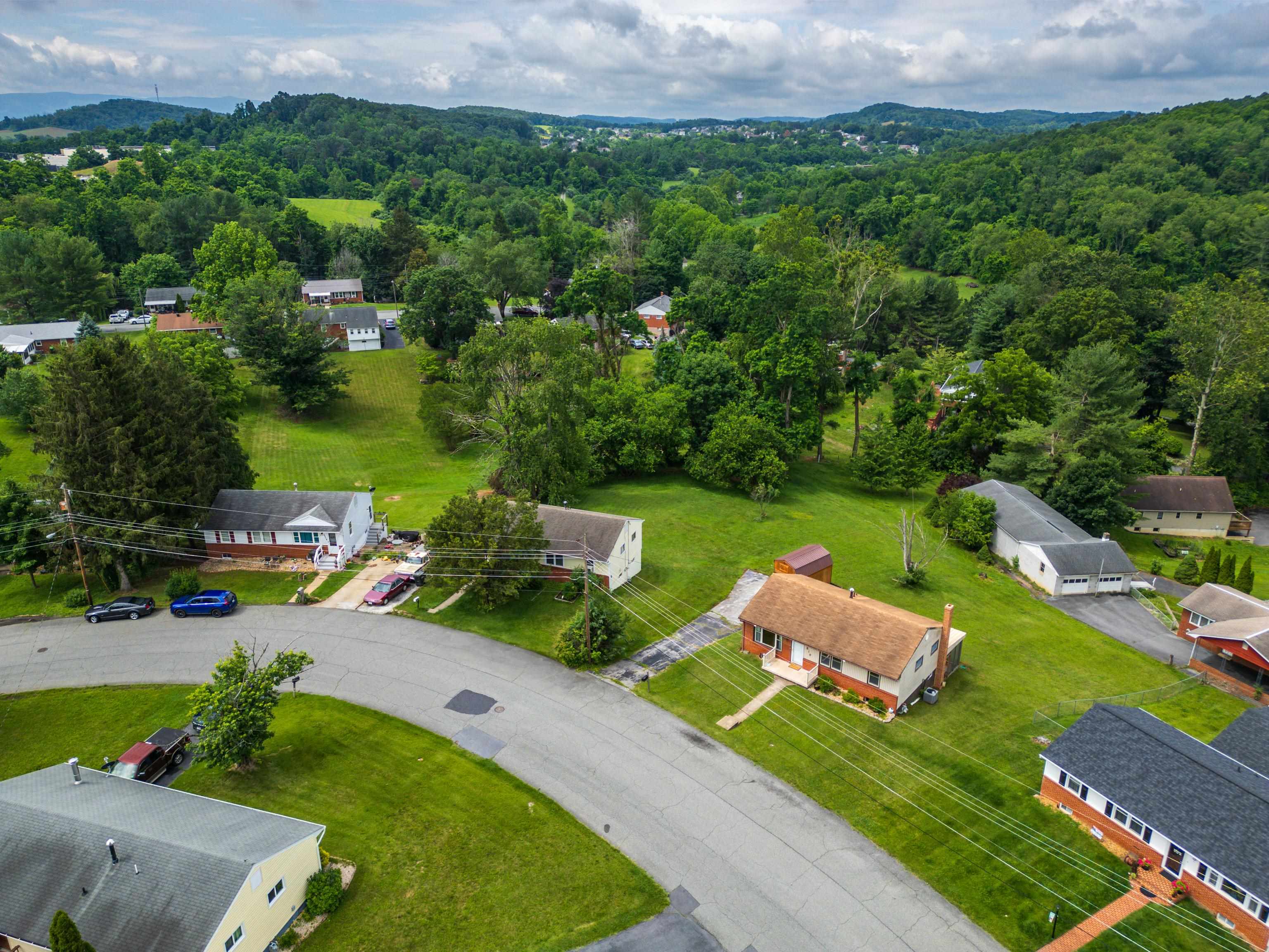 816 RUTHERFORD ST, STAUNTON, Virginia 24401, 3 Bedrooms Bedrooms, ,1 BathroomBathrooms,Residential,Blk 5 Lot 22 SEC 5,816 RUTHERFORD ST,666023 MLS # 666023
