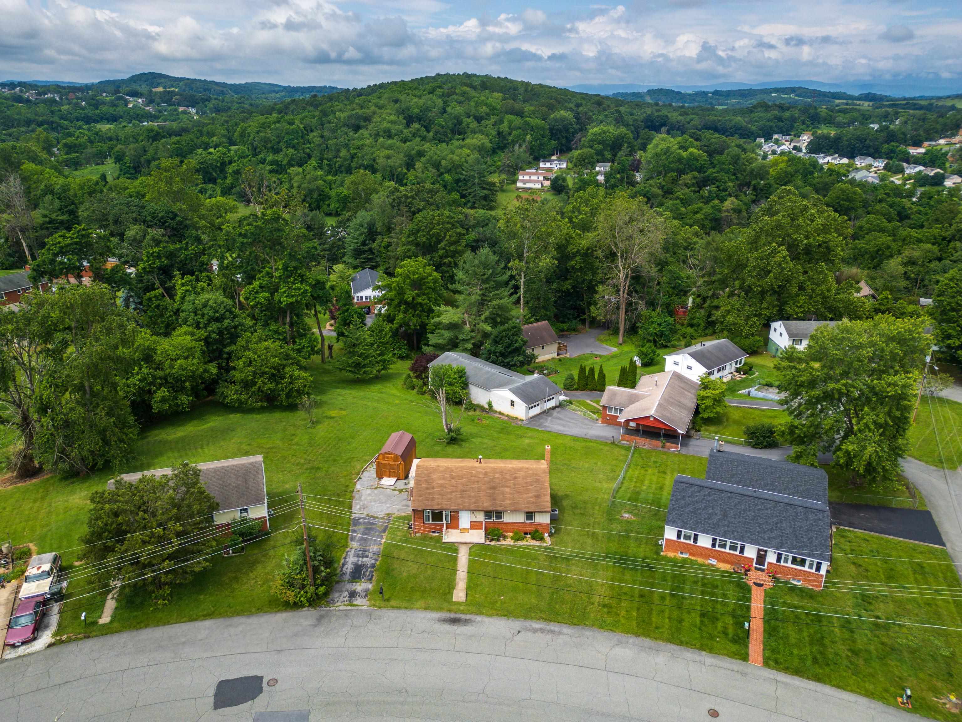 816 RUTHERFORD ST, STAUNTON, Virginia 24401, 3 Bedrooms Bedrooms, ,1 BathroomBathrooms,Residential,Blk 5 Lot 22 SEC 5,816 RUTHERFORD ST,666023 MLS # 666023