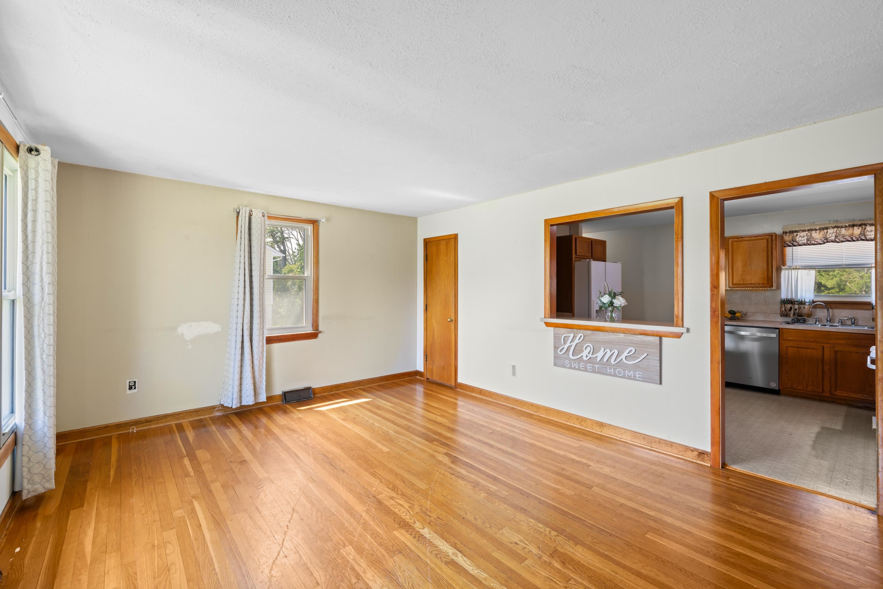 816 RUTHERFORD ST, STAUNTON, Virginia 24401, 3 Bedrooms Bedrooms, ,1 BathroomBathrooms,Residential,Blk 5 Lot 22 SEC 5,816 RUTHERFORD ST,666023 MLS # 666023