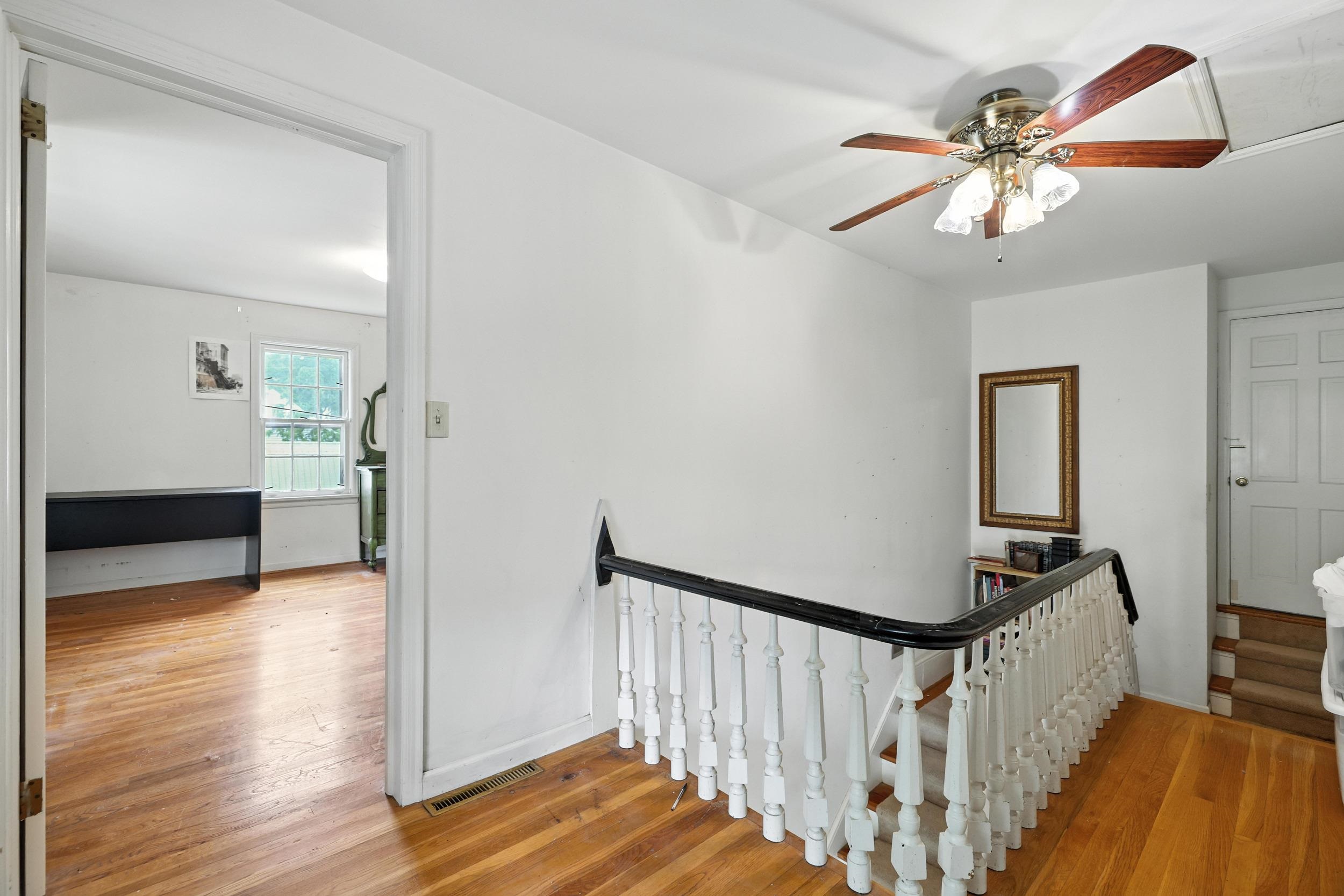 104 W COLLEGE ST, BRIDGEWATER, Virginia 22812, 5 Bedrooms Bedrooms, ,4 BathroomsBathrooms,Residential,104 W COLLEGE ST,666025 MLS # 666025