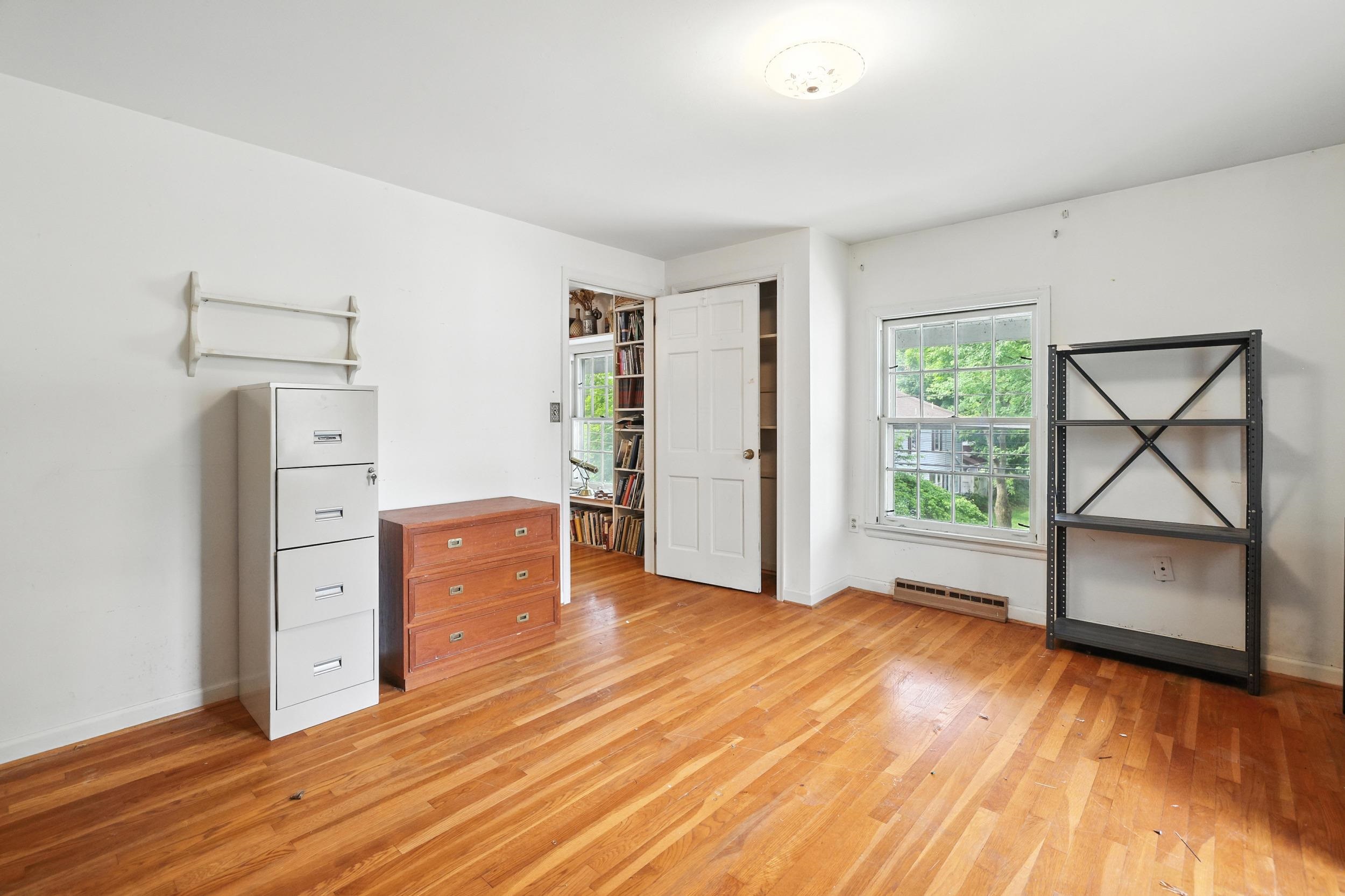 104 W COLLEGE ST, BRIDGEWATER, Virginia 22812, 5 Bedrooms Bedrooms, ,4 BathroomsBathrooms,Residential,104 W COLLEGE ST,666025 MLS # 666025