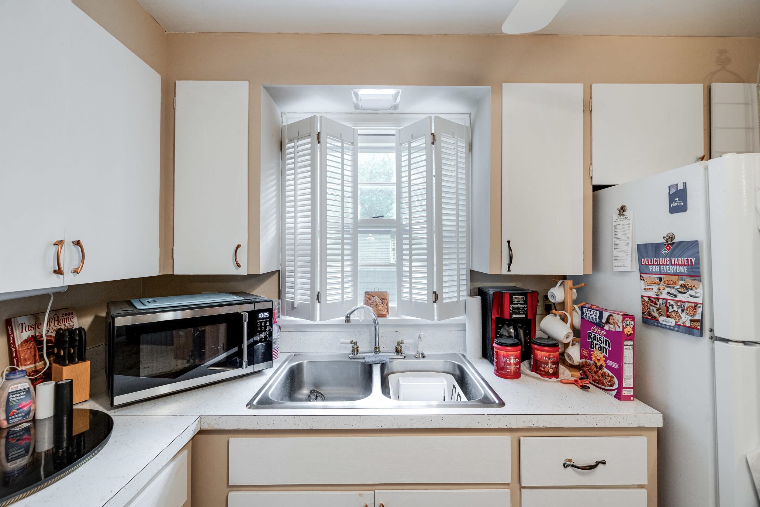 104 W COLLEGE ST, BRIDGEWATER, Virginia 22812, 5 Bedrooms Bedrooms, ,4 BathroomsBathrooms,Residential,104 W COLLEGE ST,666025 MLS # 666025