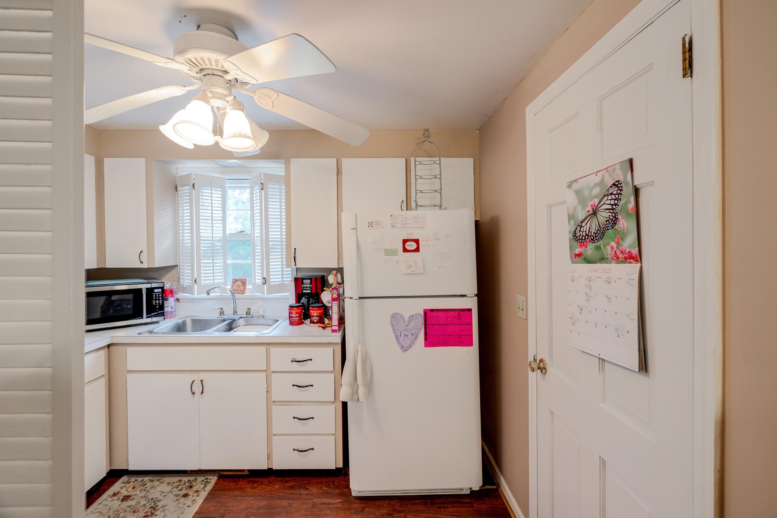 104 W COLLEGE ST, BRIDGEWATER, Virginia 22812, 5 Bedrooms Bedrooms, ,4 BathroomsBathrooms,Residential,104 W COLLEGE ST,666025 MLS # 666025