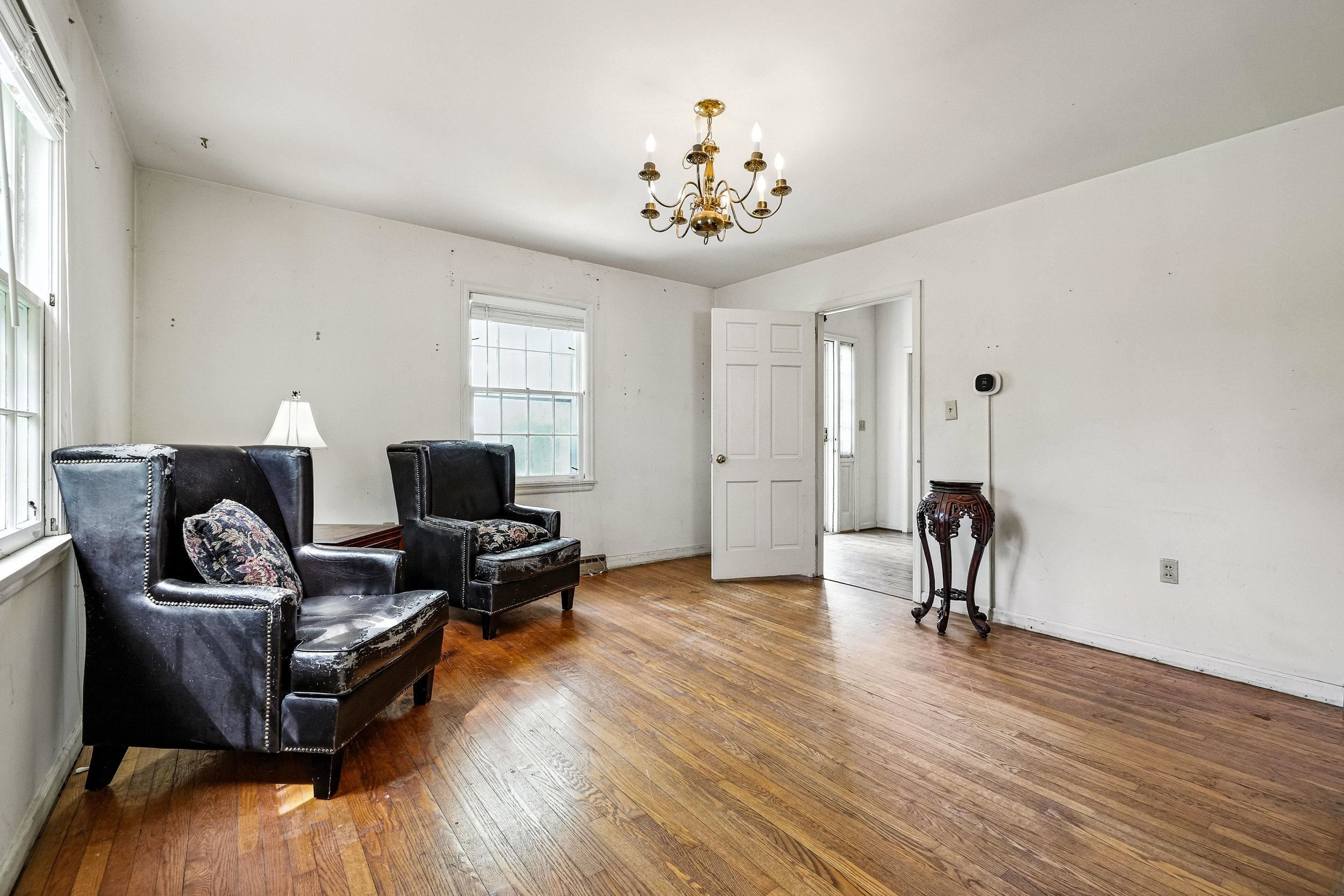 104 W COLLEGE ST, BRIDGEWATER, Virginia 22812, 5 Bedrooms Bedrooms, ,4 BathroomsBathrooms,Residential,104 W COLLEGE ST,666025 MLS # 666025