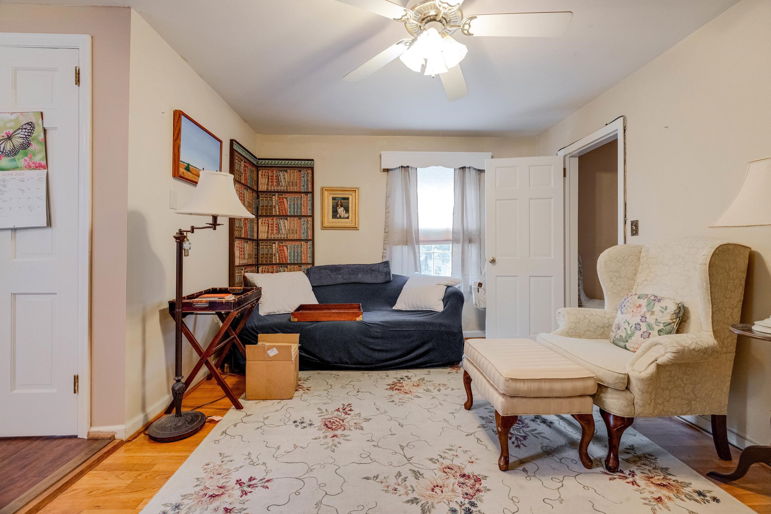 104 W COLLEGE ST, BRIDGEWATER, Virginia 22812, 5 Bedrooms Bedrooms, ,4 BathroomsBathrooms,Residential,104 W COLLEGE ST,666025 MLS # 666025