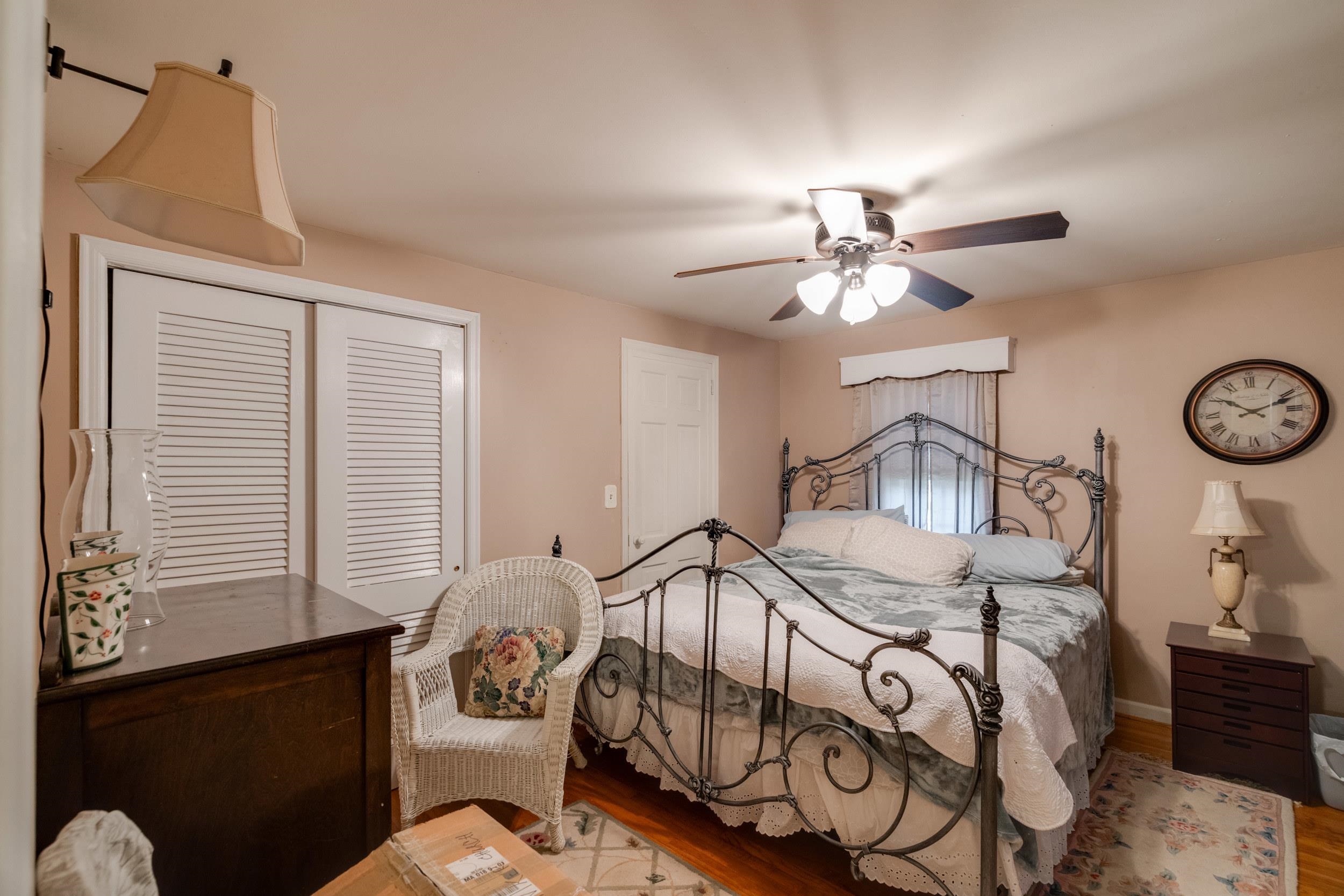 104 W COLLEGE ST, BRIDGEWATER, Virginia 22812, 5 Bedrooms Bedrooms, ,4 BathroomsBathrooms,Residential,104 W COLLEGE ST,666025 MLS # 666025