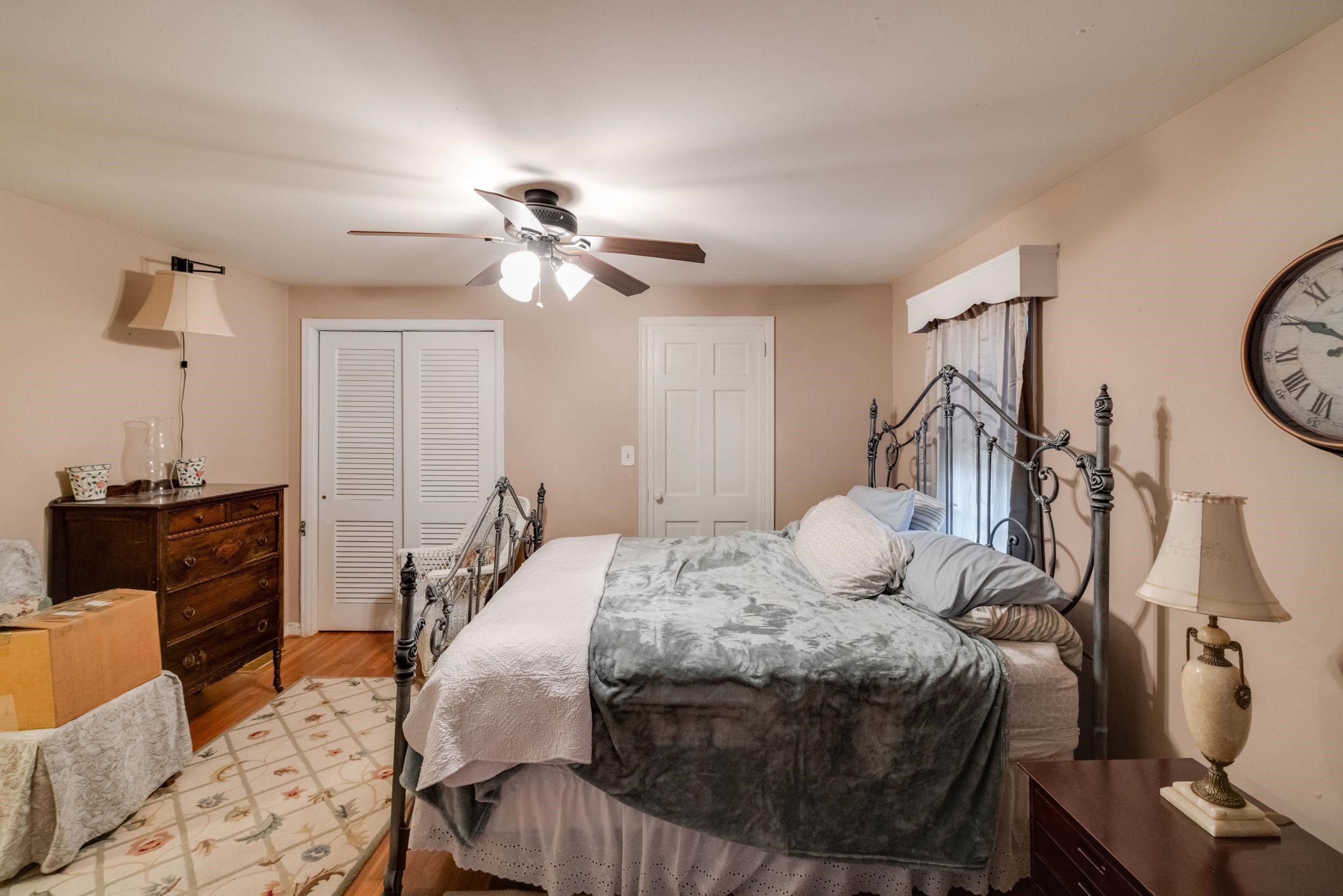 104 W COLLEGE ST, BRIDGEWATER, Virginia 22812, 5 Bedrooms Bedrooms, ,4 BathroomsBathrooms,Residential,104 W COLLEGE ST,666025 MLS # 666025