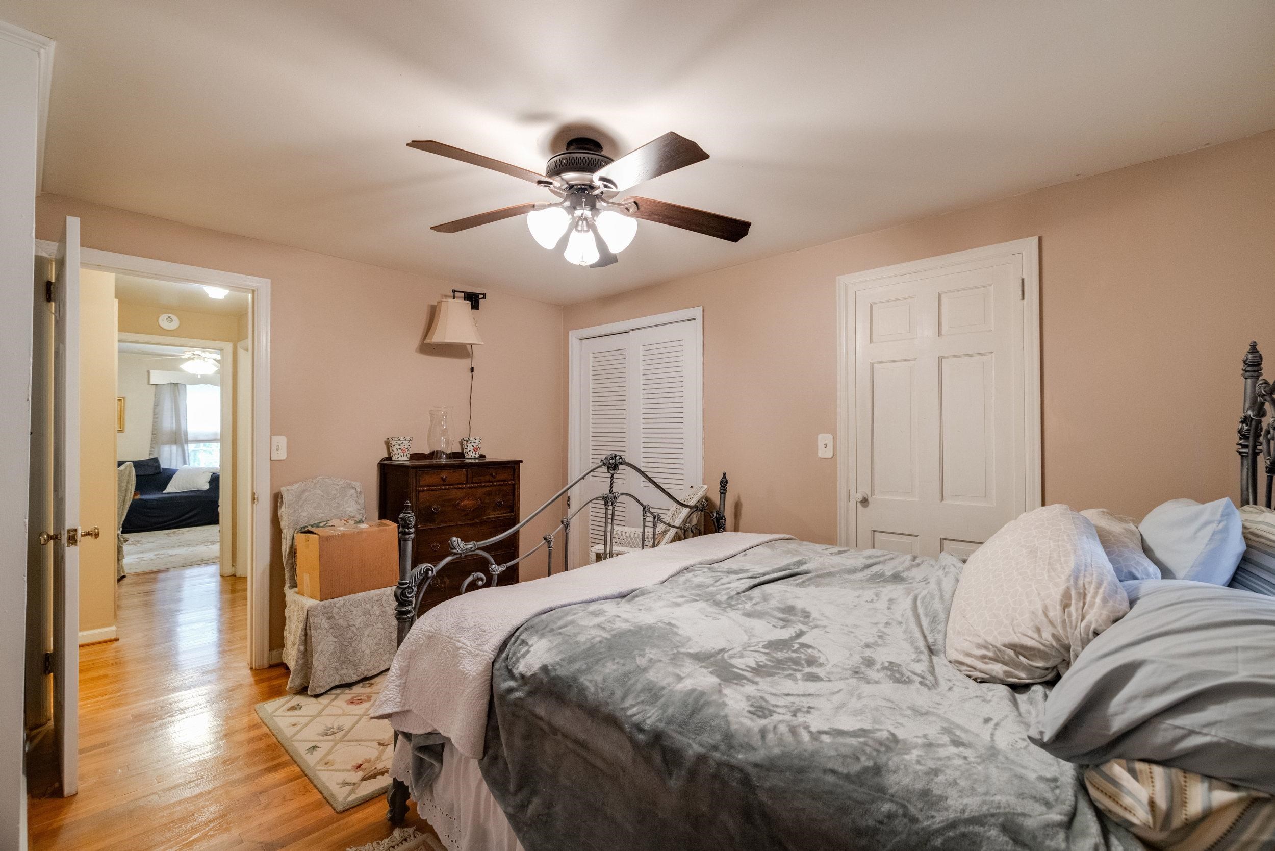 104 W COLLEGE ST, BRIDGEWATER, Virginia 22812, 5 Bedrooms Bedrooms, ,4 BathroomsBathrooms,Residential,104 W COLLEGE ST,666025 MLS # 666025