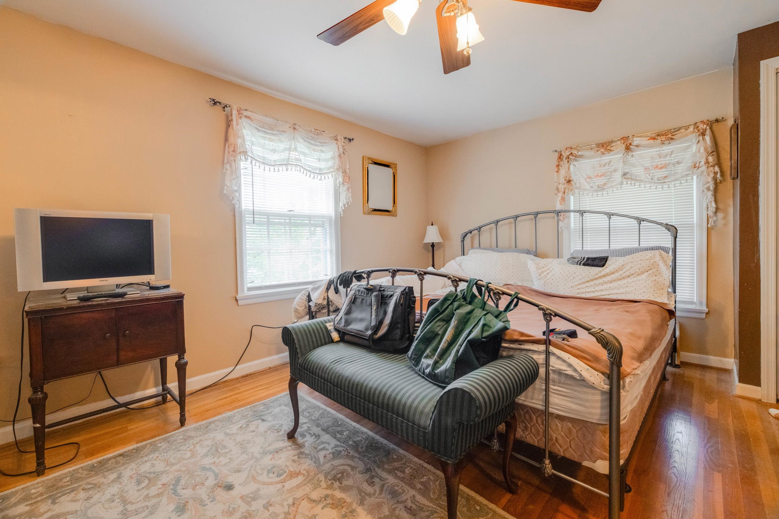 104 W COLLEGE ST, BRIDGEWATER, Virginia 22812, 5 Bedrooms Bedrooms, ,4 BathroomsBathrooms,Residential,104 W COLLEGE ST,666025 MLS # 666025