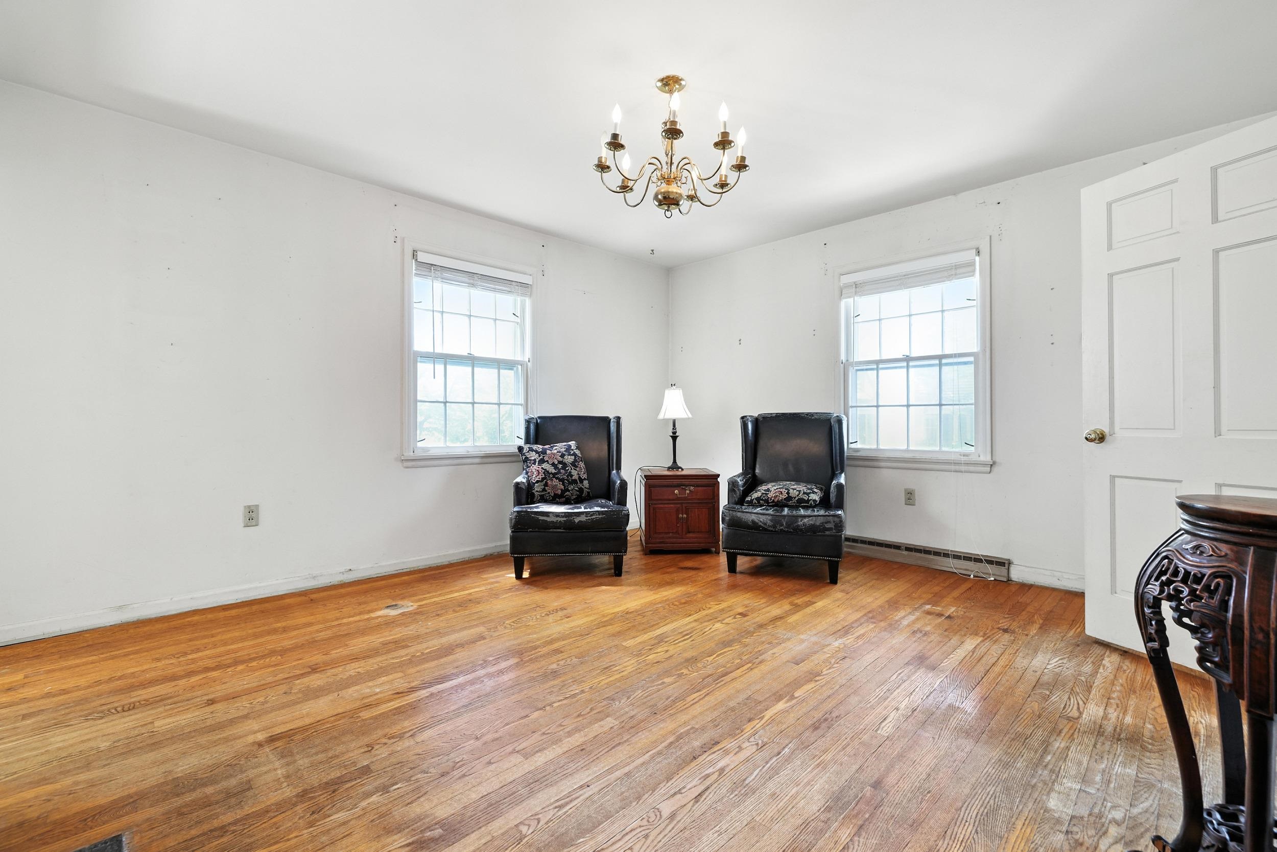104 W COLLEGE ST, BRIDGEWATER, Virginia 22812, 5 Bedrooms Bedrooms, ,4 BathroomsBathrooms,Residential,104 W COLLEGE ST,666025 MLS # 666025