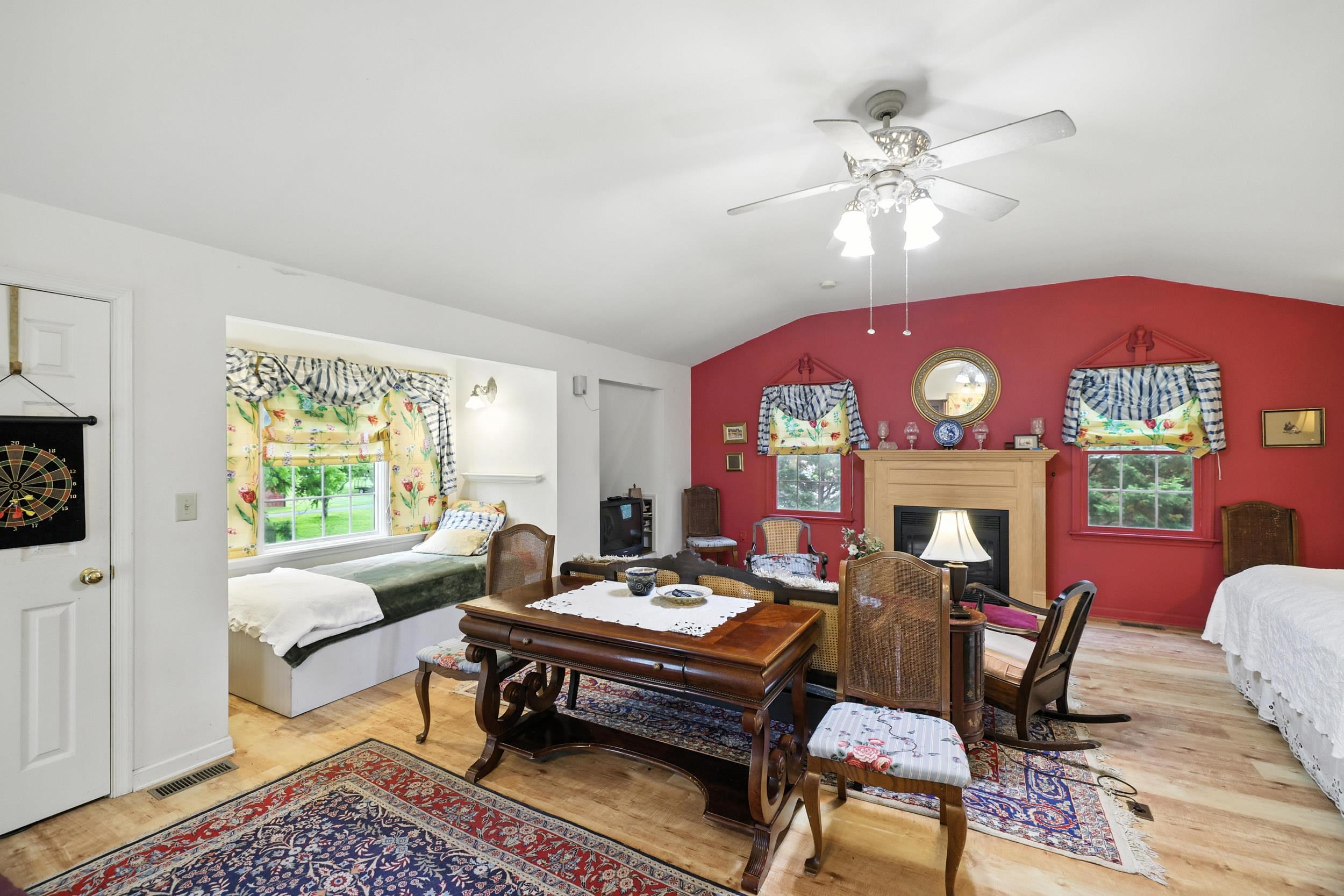 104 W COLLEGE ST, BRIDGEWATER, Virginia 22812, 5 Bedrooms Bedrooms, ,4 BathroomsBathrooms,Residential,104 W COLLEGE ST,666025 MLS # 666025