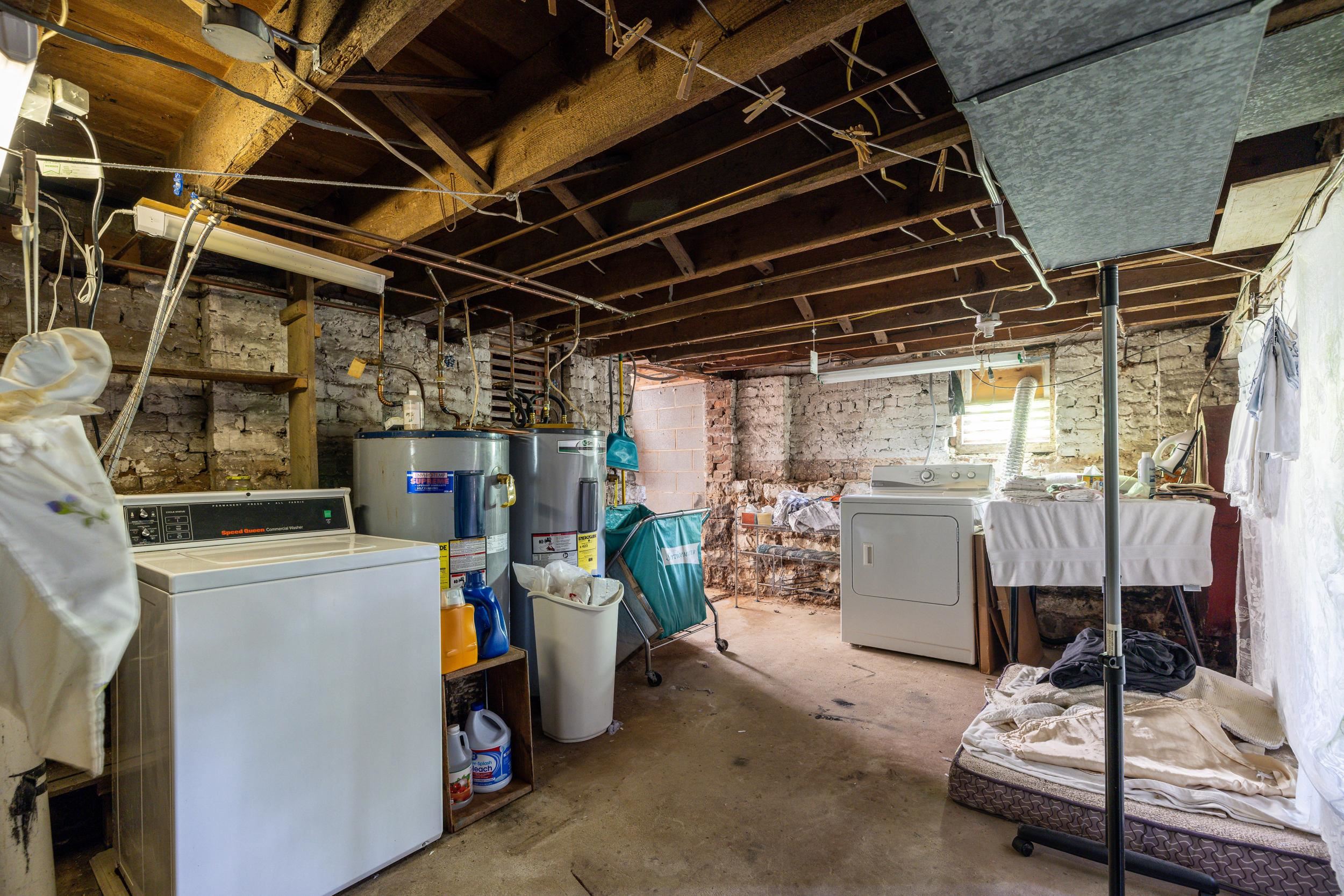 104 W COLLEGE ST, BRIDGEWATER, Virginia 22812, 5 Bedrooms Bedrooms, ,4 BathroomsBathrooms,Residential,104 W COLLEGE ST,666025 MLS # 666025