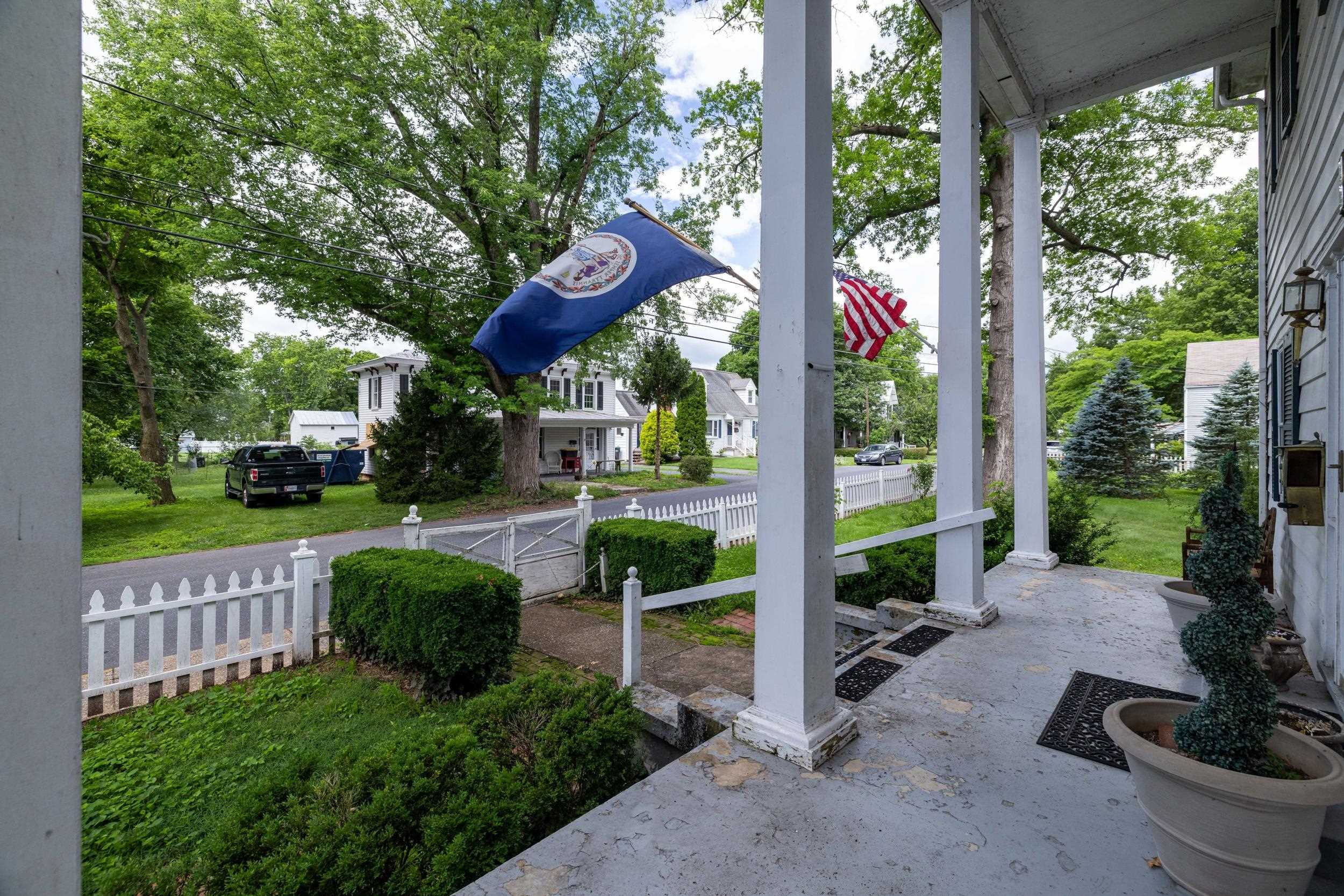 104 W COLLEGE ST, BRIDGEWATER, Virginia 22812, 5 Bedrooms Bedrooms, ,4 BathroomsBathrooms,Residential,104 W COLLEGE ST,666025 MLS # 666025