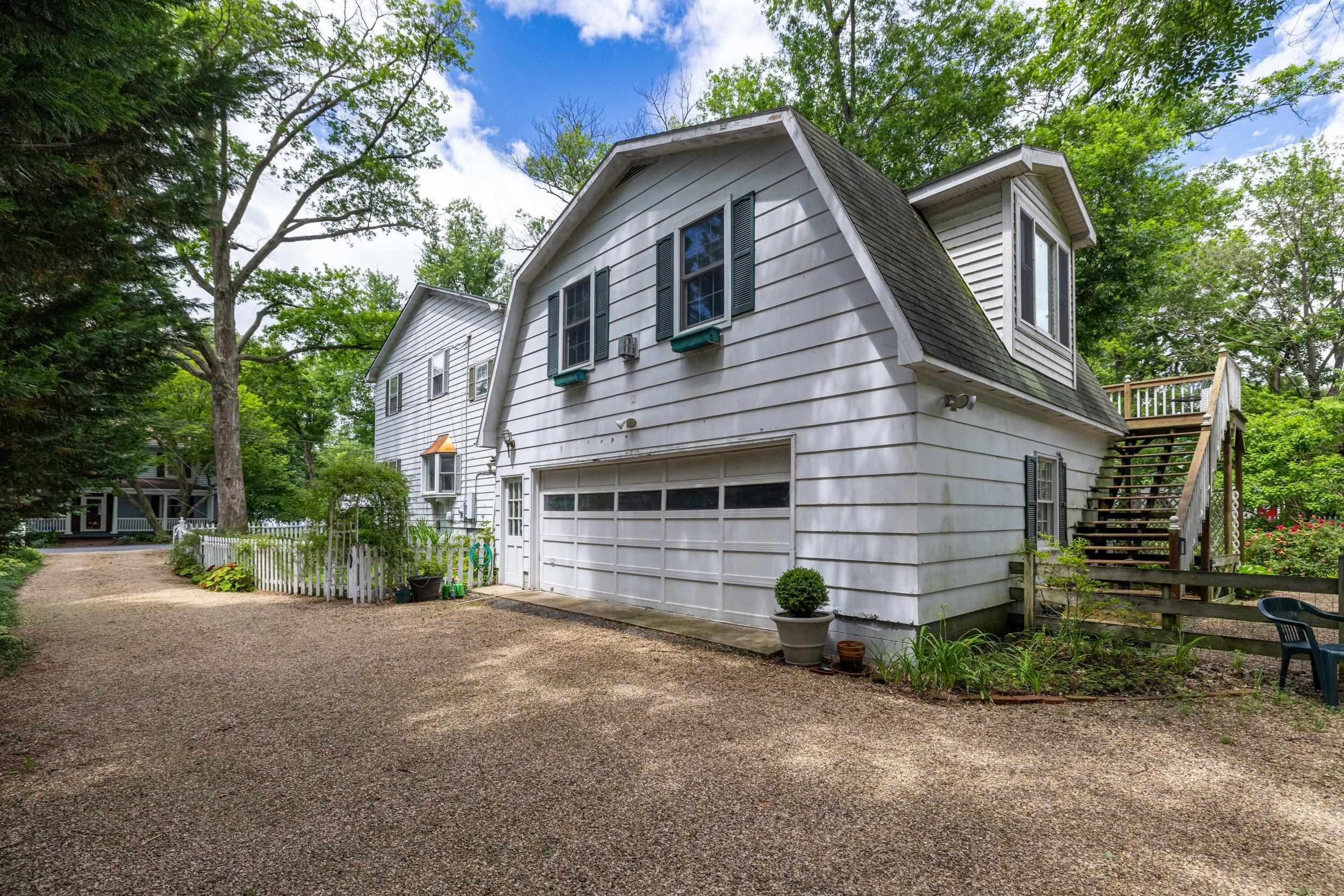 104 W COLLEGE ST, BRIDGEWATER, Virginia 22812, 5 Bedrooms Bedrooms, ,4 BathroomsBathrooms,Residential,104 W COLLEGE ST,666025 MLS # 666025