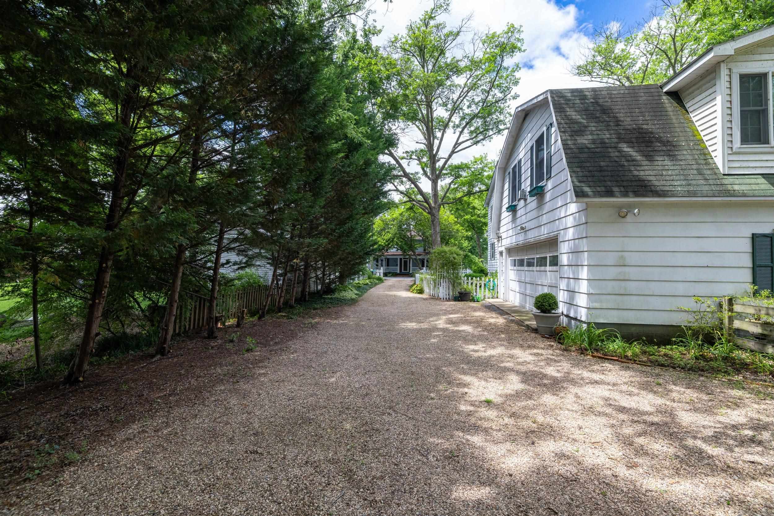 104 W COLLEGE ST, BRIDGEWATER, Virginia 22812, 5 Bedrooms Bedrooms, ,4 BathroomsBathrooms,Residential,104 W COLLEGE ST,666025 MLS # 666025