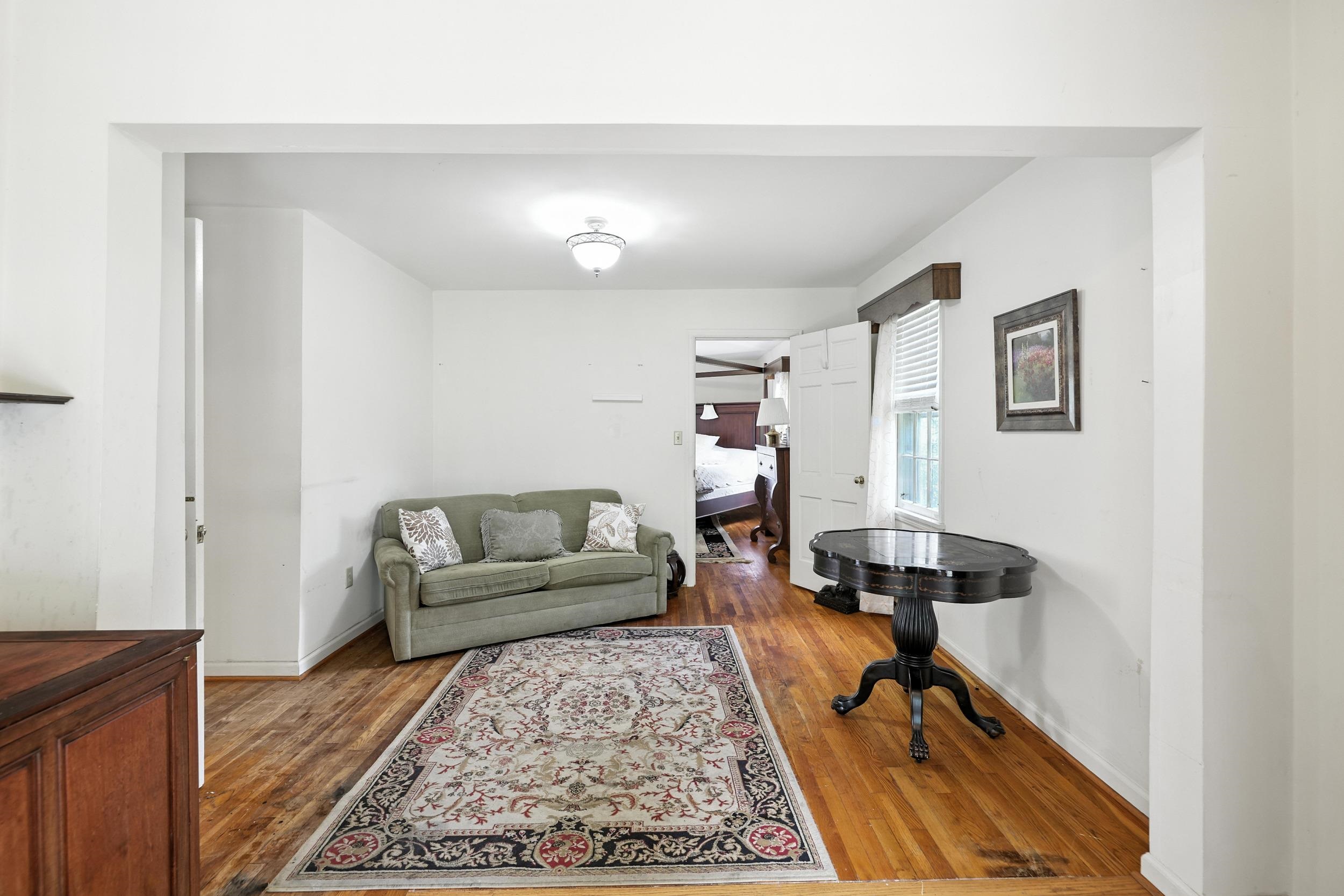 104 W COLLEGE ST, BRIDGEWATER, Virginia 22812, 5 Bedrooms Bedrooms, ,4 BathroomsBathrooms,Residential,104 W COLLEGE ST,666025 MLS # 666025