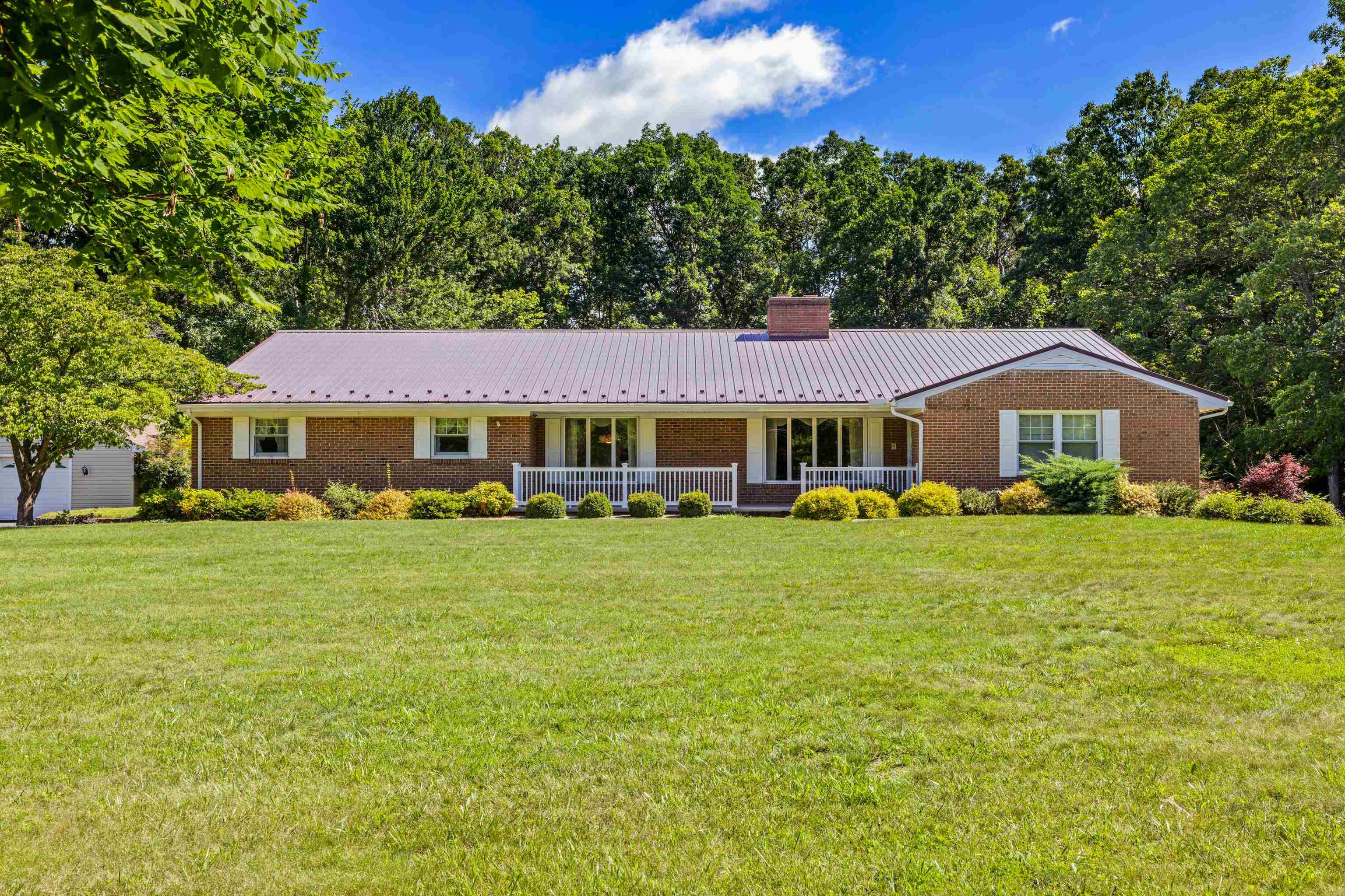 192 SANDY RIDGE RD, WAYNESBORO, Virginia 22801, 4 Bedrooms Bedrooms, ,3 BathroomsBathrooms,Residential,192 SANDY RIDGE RD,666026 MLS # 666026