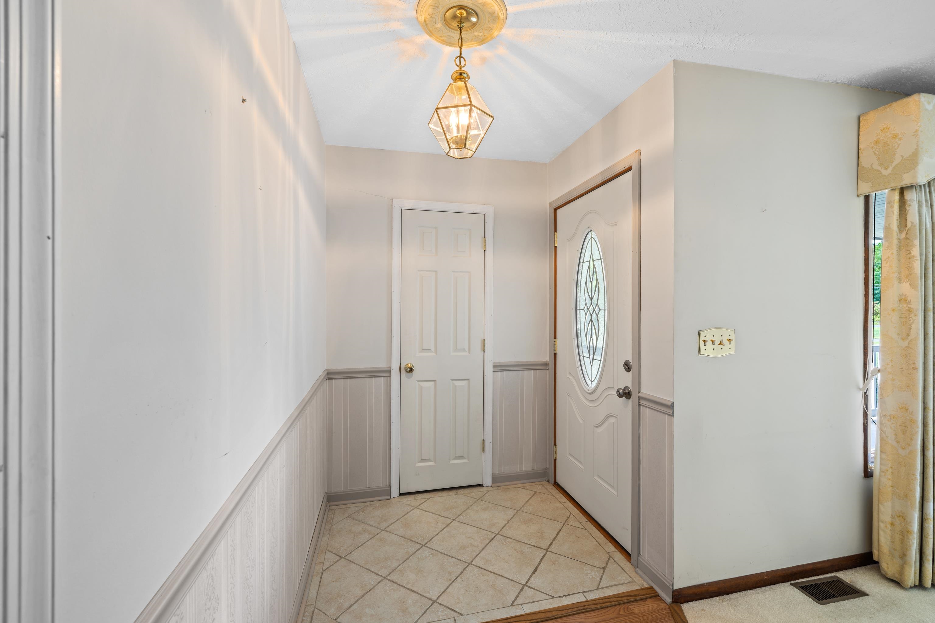 192 SANDY RIDGE RD, WAYNESBORO, Virginia 22801, 4 Bedrooms Bedrooms, ,3 BathroomsBathrooms,Residential,192 SANDY RIDGE RD,666026 MLS # 666026