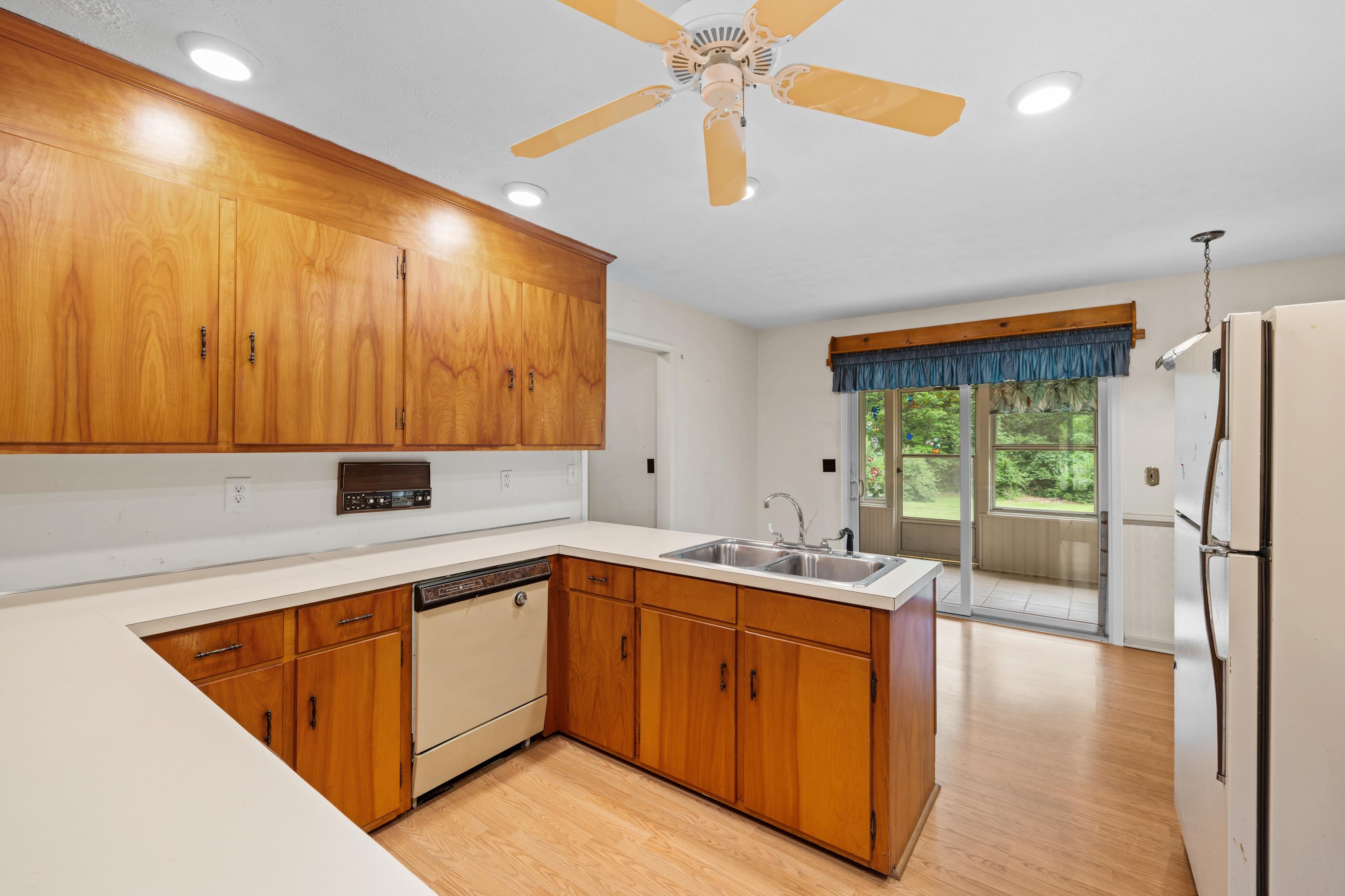 192 SANDY RIDGE RD, WAYNESBORO, Virginia 22801, 4 Bedrooms Bedrooms, ,3 BathroomsBathrooms,Residential,192 SANDY RIDGE RD,666026 MLS # 666026